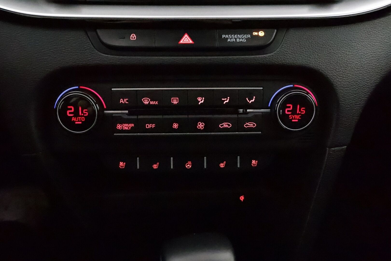 Kia Ceed 2021 1,6 GDI Plug-In Hybrid EX SW DCT** Facelift / Muistipenkki / P.kamera / Tuuletetut istuimet / Keyless / Apple&Android - Merkkihuollot / Nahkasisusta / Navi / Lohkolämmitin