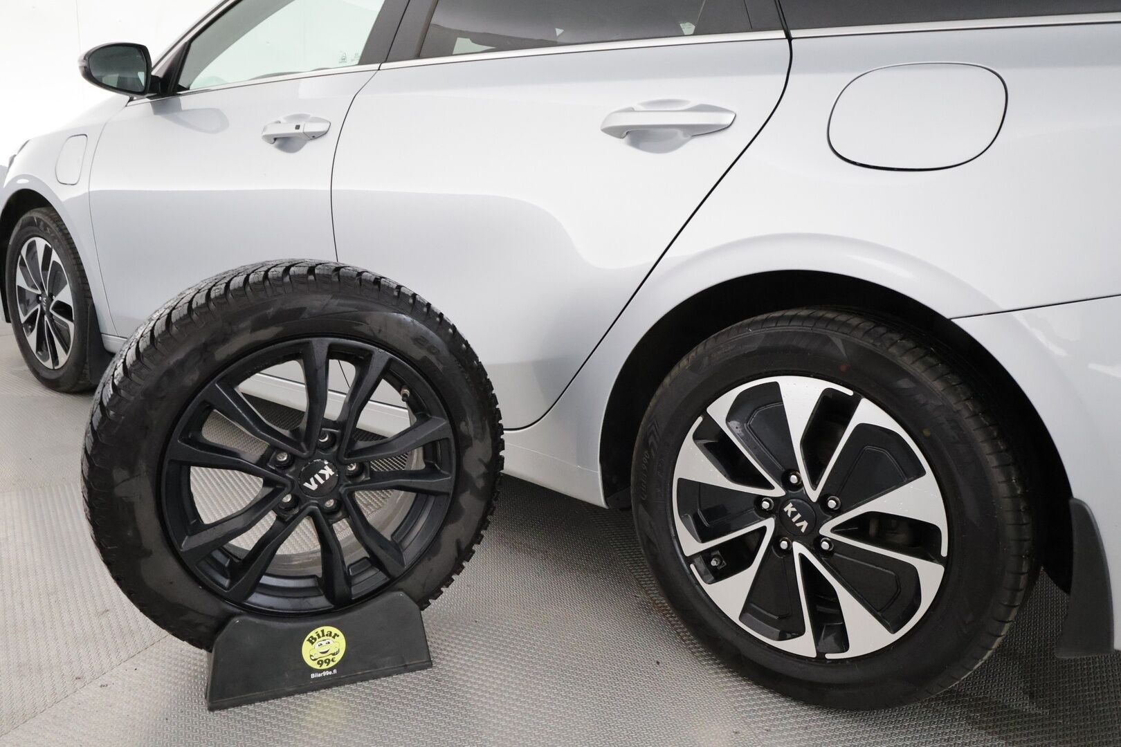 Kia Ceed 2021 1,6 GDI Plug-In Hybrid EX SW DCT** Facelift / Muistipenkki / P.kamera / Tuuletetut istuimet / Keyless / Apple&Android - Merkkihuollot / Nahkasisusta / Navi / Lohkolämmitin