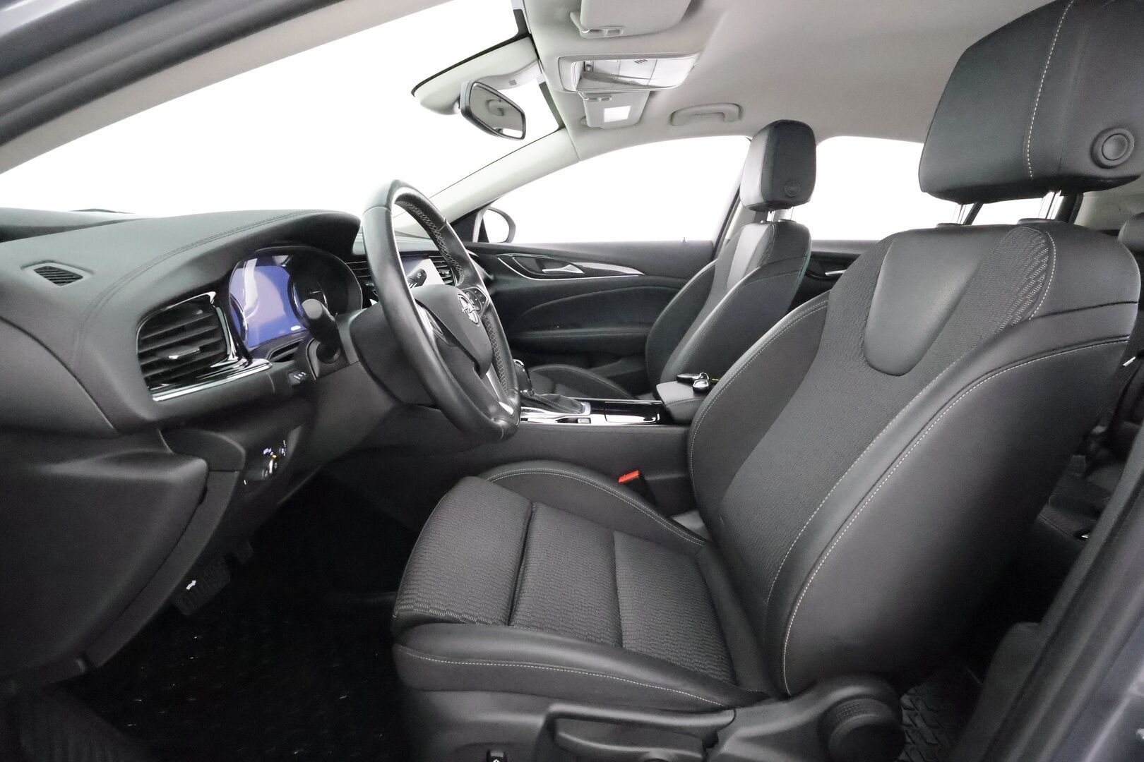 Opel Insignia 2021 Grand Sport Innovation Plus 200 Turbo A**1.om Suomi-auto / HUD / Adapt.vakkari  / P.kamera / Sporttipenkit / LED-valot** - Navi / 2x Renkaat