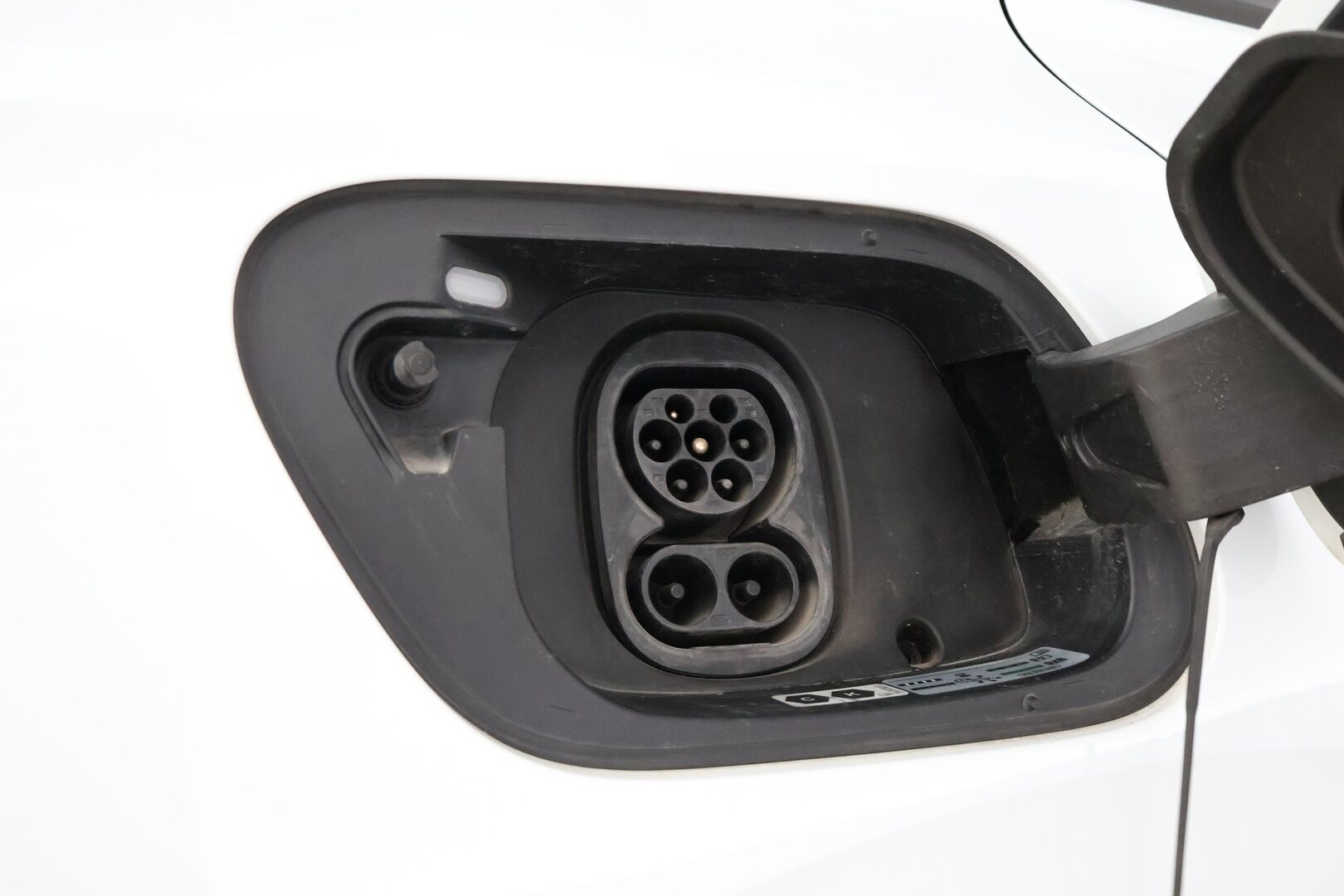 Volkswagen ID.4 2021 Pro Performance 1ST 150 kW, akku 77 kWh * 1OM Suomiauto / Lämpöpumppu / Vetokoukku / Adapt.Vakkari / Travel Assist - Adapt.LED / Nahka-Alcantara / Peruutuskamera / Huippuvarusteet!