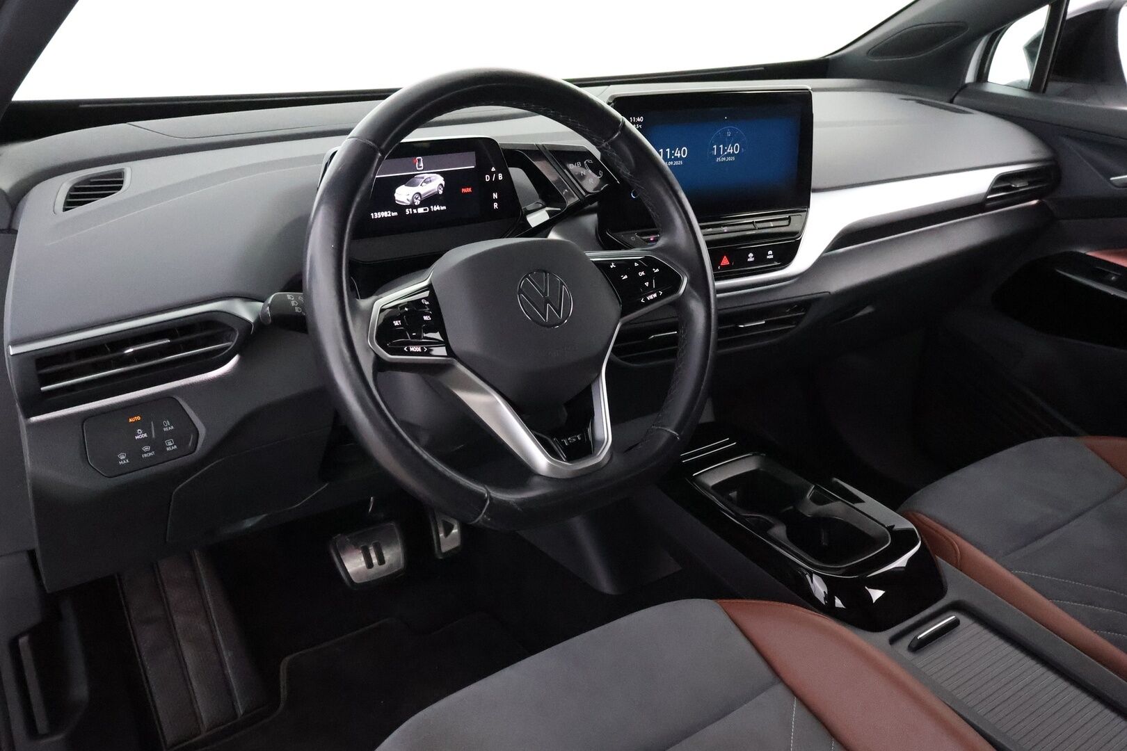 Volkswagen ID.4 2021 Pro Performance 1ST 150 kW, akku 77 kWh * 1OM Suomiauto / Lämpöpumppu / Vetokoukku / Adapt.Vakkari / Travel Assist - Adapt.LED / Nahka-Alcantara / Peruutuskamera / Huippuvarusteet!