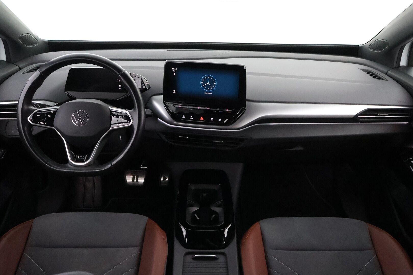 Volkswagen ID.4 2021 Pro Performance 1ST 150 kW, akku 77 kWh * 1OM Suomiauto / Lämpöpumppu / Vetokoukku / Adapt.Vakkari / Travel Assist - Adapt.LED / Nahka-Alcantara / Peruutuskamera / Huippuvarusteet!