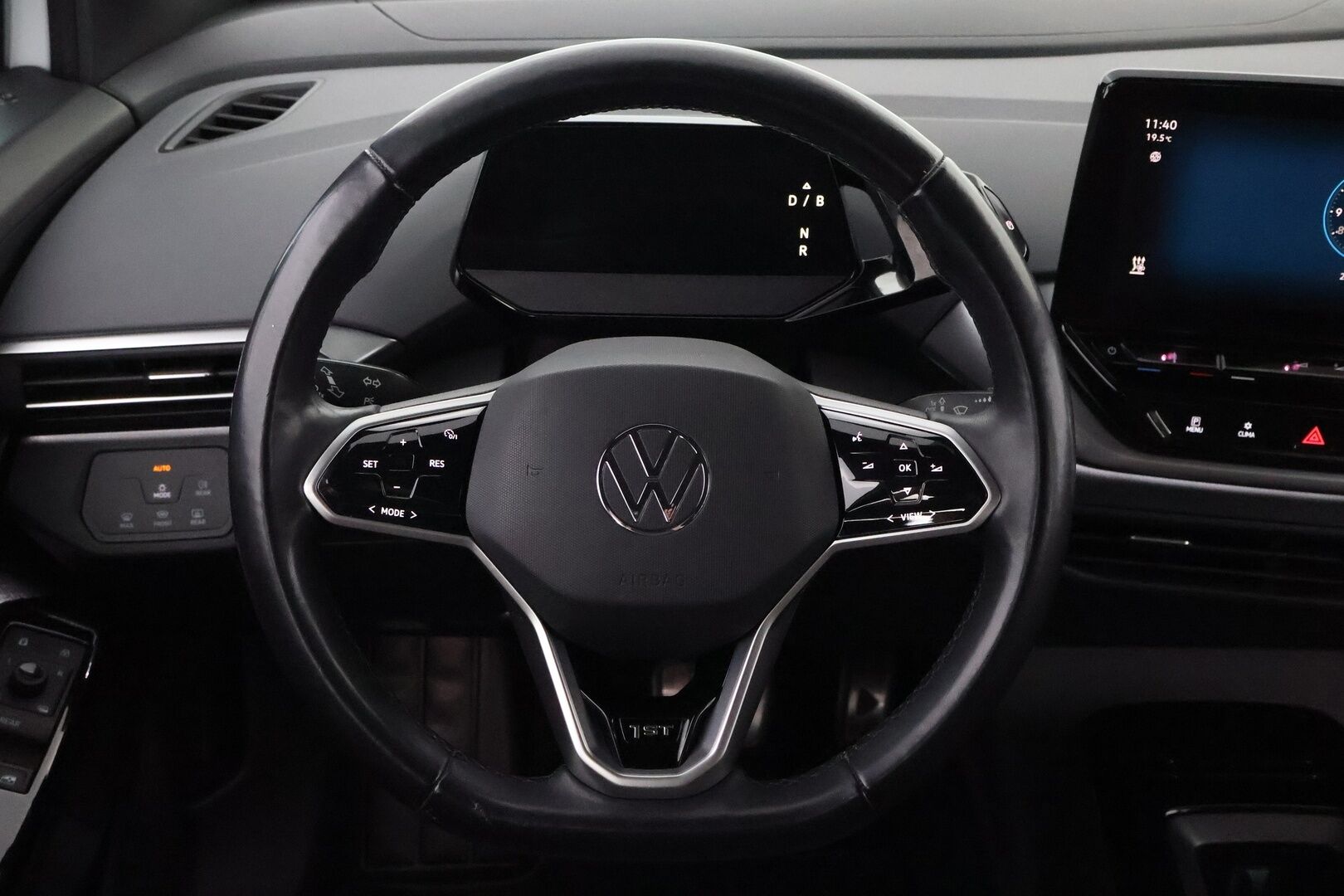 Volkswagen ID.4 2021 Pro Performance 1ST 150 kW, akku 77 kWh * 1OM Suomiauto / Lämpöpumppu / Vetokoukku / Adapt.Vakkari / Travel Assist - Adapt.LED / Nahka-Alcantara / Peruutuskamera / Huippuvarusteet!