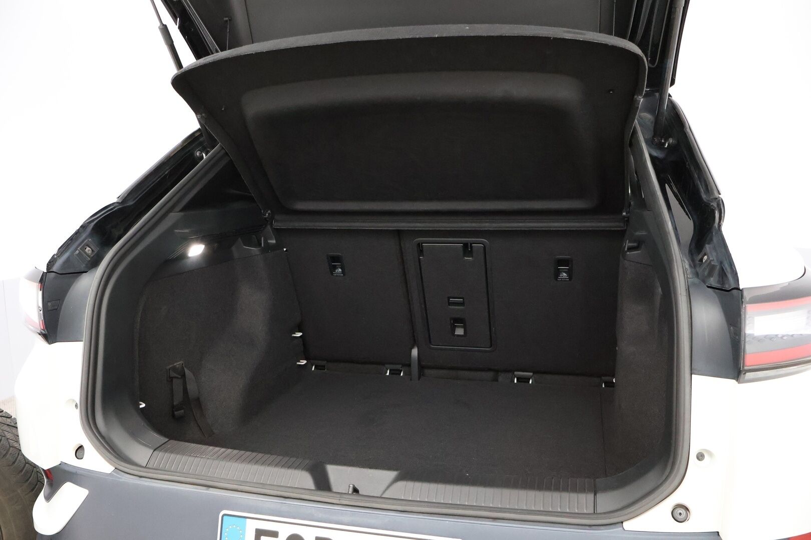 Volkswagen ID.4 2021 Pro Performance 1ST 150 kW, akku 77 kWh * 1OM Suomiauto / Lämpöpumppu / Vetokoukku / Adapt.Vakkari / Travel Assist - Adapt.LED / Nahka-Alcantara / Peruutuskamera / Huippuvarusteet!