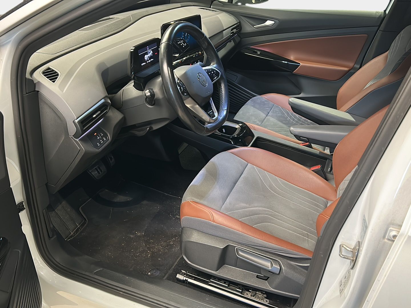 Volkswagen ID.4 2021 Pro Performance 1ST 150 kW, akku 77 kWh * 1OM Suomiauto / Lämpöpumppu / Vetokoukku / Adapt.Vakkari / Travel Assist - Adapt.LED / Nahka-Alcantara / Peruutuskamera / Huippuvarusteet!