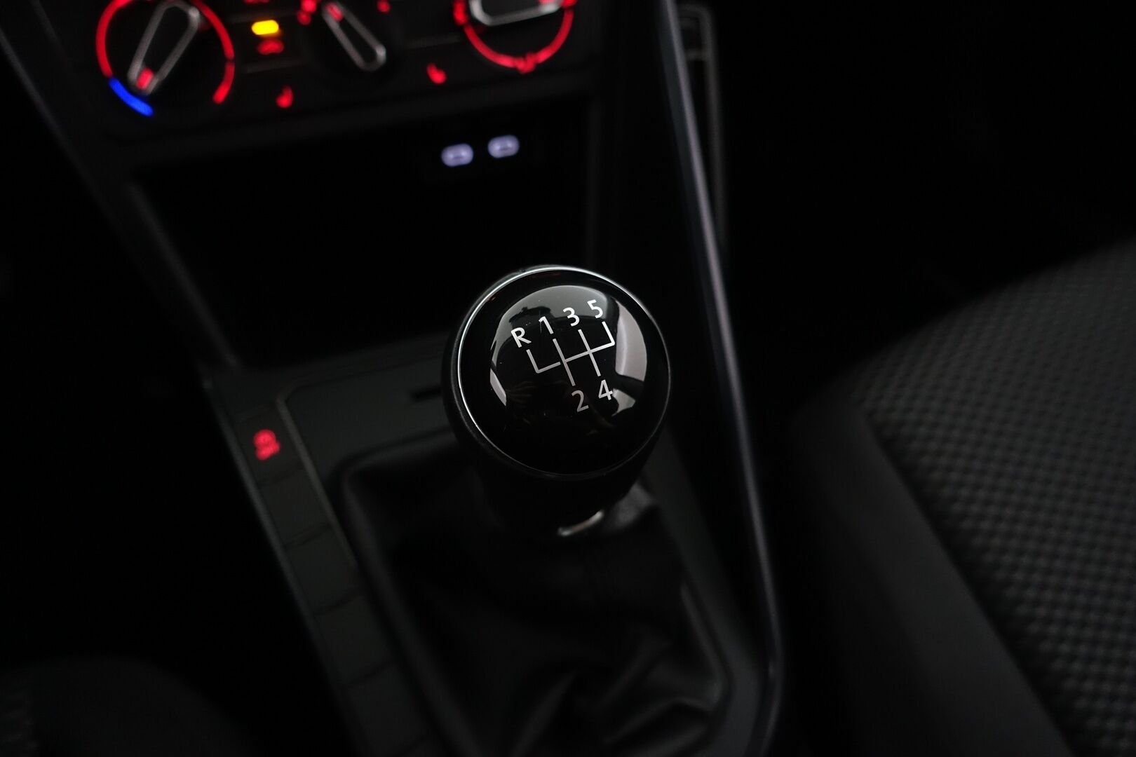 Volkswagen Polo 2021 Comfort 1,0 59 kW - | 2 Om. Suomi-auto | Facelift | Lohko+sisätilanlämmitin | Vakkari | Kahdet renkaat ja vanteet | Bluetooth | Juuri Huollettu | 