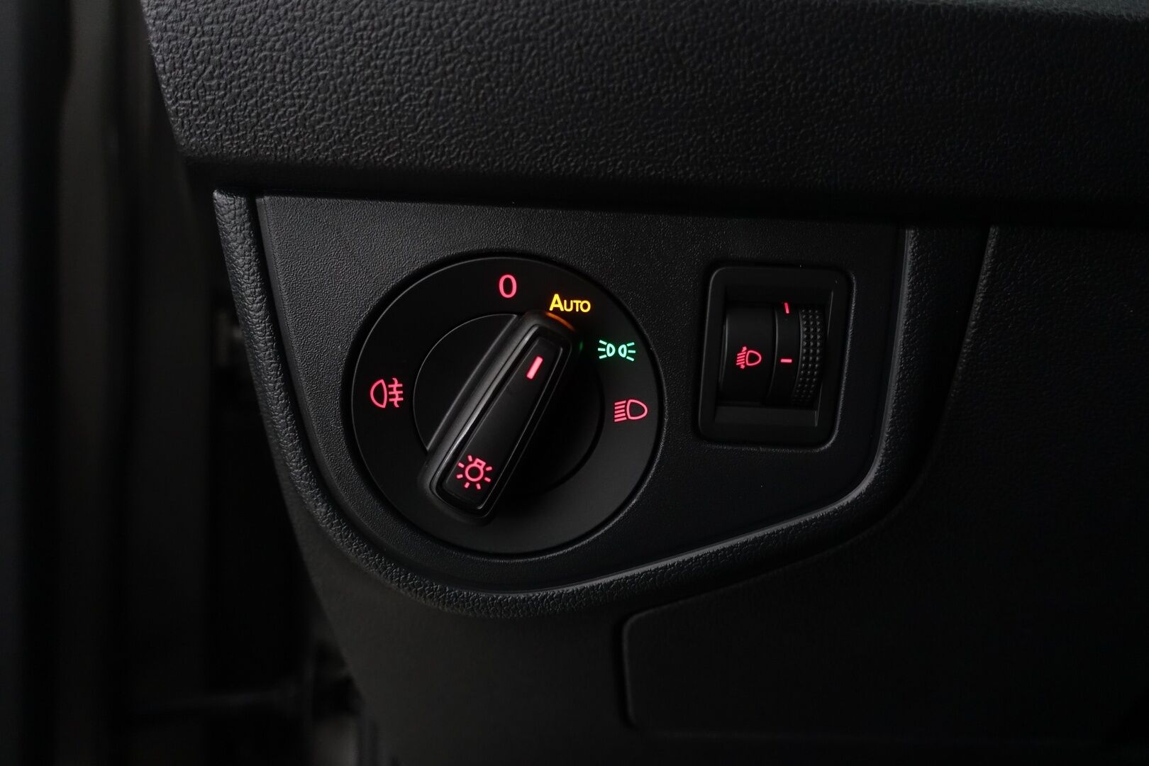 Volkswagen Polo 2021 Comfort 1,0 59 kW - | 2 Om. Suomi-auto | Facelift | Lohko+sisätilanlämmitin | Vakkari | Kahdet renkaat ja vanteet | Bluetooth | Juuri Huollettu | 