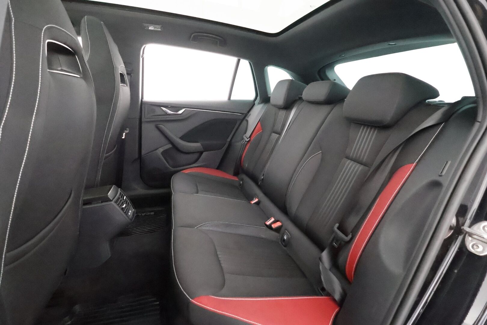 Skoda Scala 2021 1,5 TSI Monte Carlo DSG Autom. - | ACC | Kaistavahti | LED | Webasto | Keyless | P.Kamera | Lasikatto | Sähköpenkki | Lämmitettävä ohjauspyörä | Kahdet renkaat | 1.om Suomi-auto | Merkkihuollot |