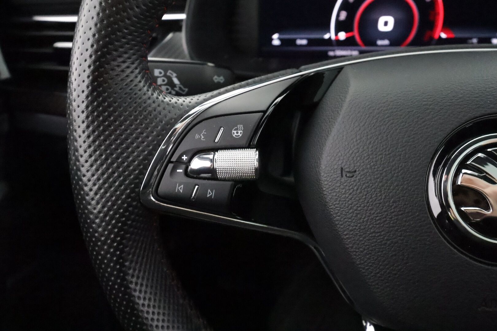 Skoda Scala 2021 1,5 TSI Monte Carlo DSG Autom. - | ACC | Kaistavahti | LED | Webasto | Keyless | P.Kamera | Lasikatto | Sähköpenkki | Lämmitettävä ohjauspyörä | Kahdet renkaat | 1.om Suomi-auto | Merkkihuollot |