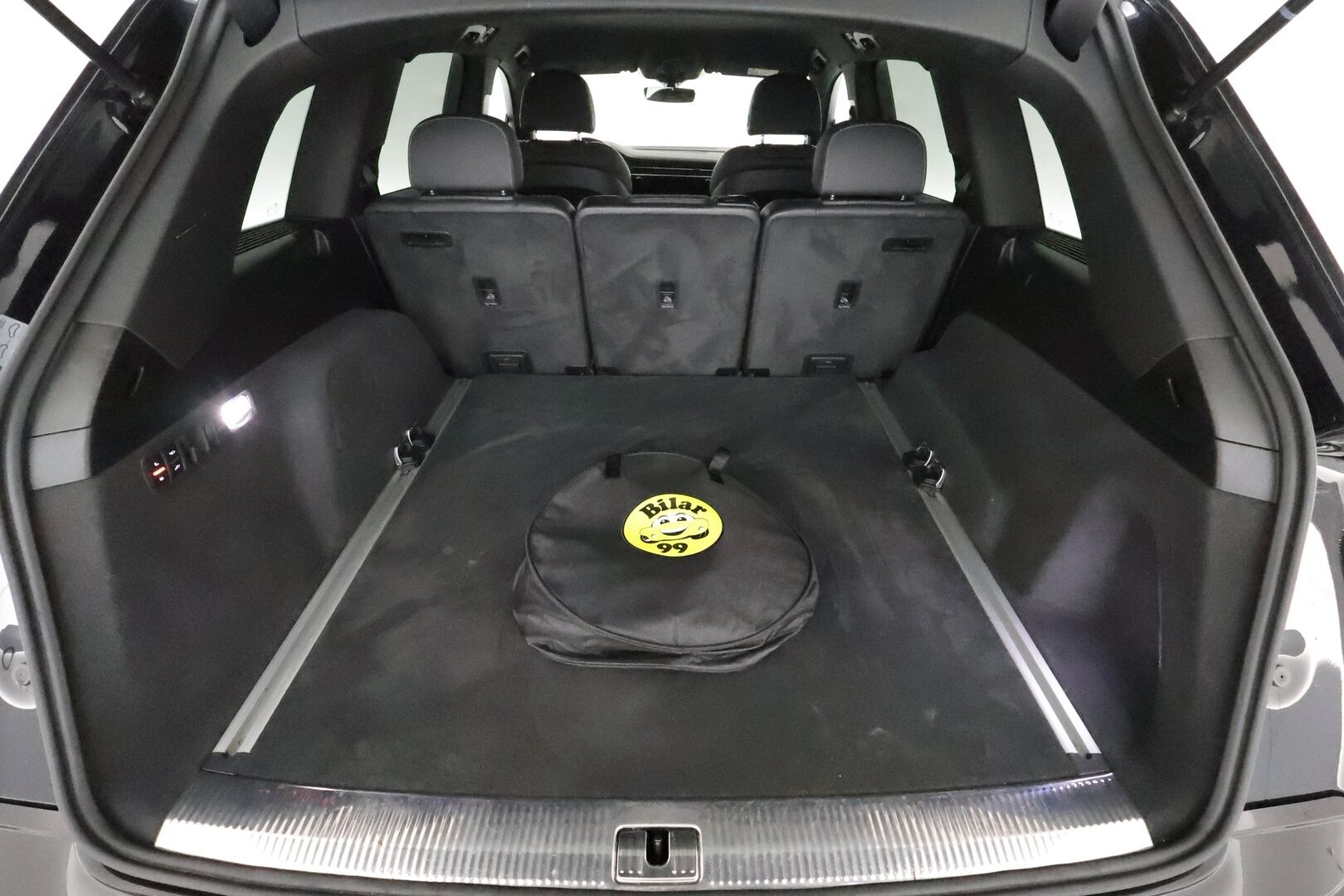 Audi Q7 2021 Business S line 60 TFSI e quattro **Adapt. vakkari / Ilma-alusta / Matrix LED / Sporttipenkit / P.kamera / Koukku** - Black Optic - paketti / 1-om. Suomi-auto / Merkkihuollettu