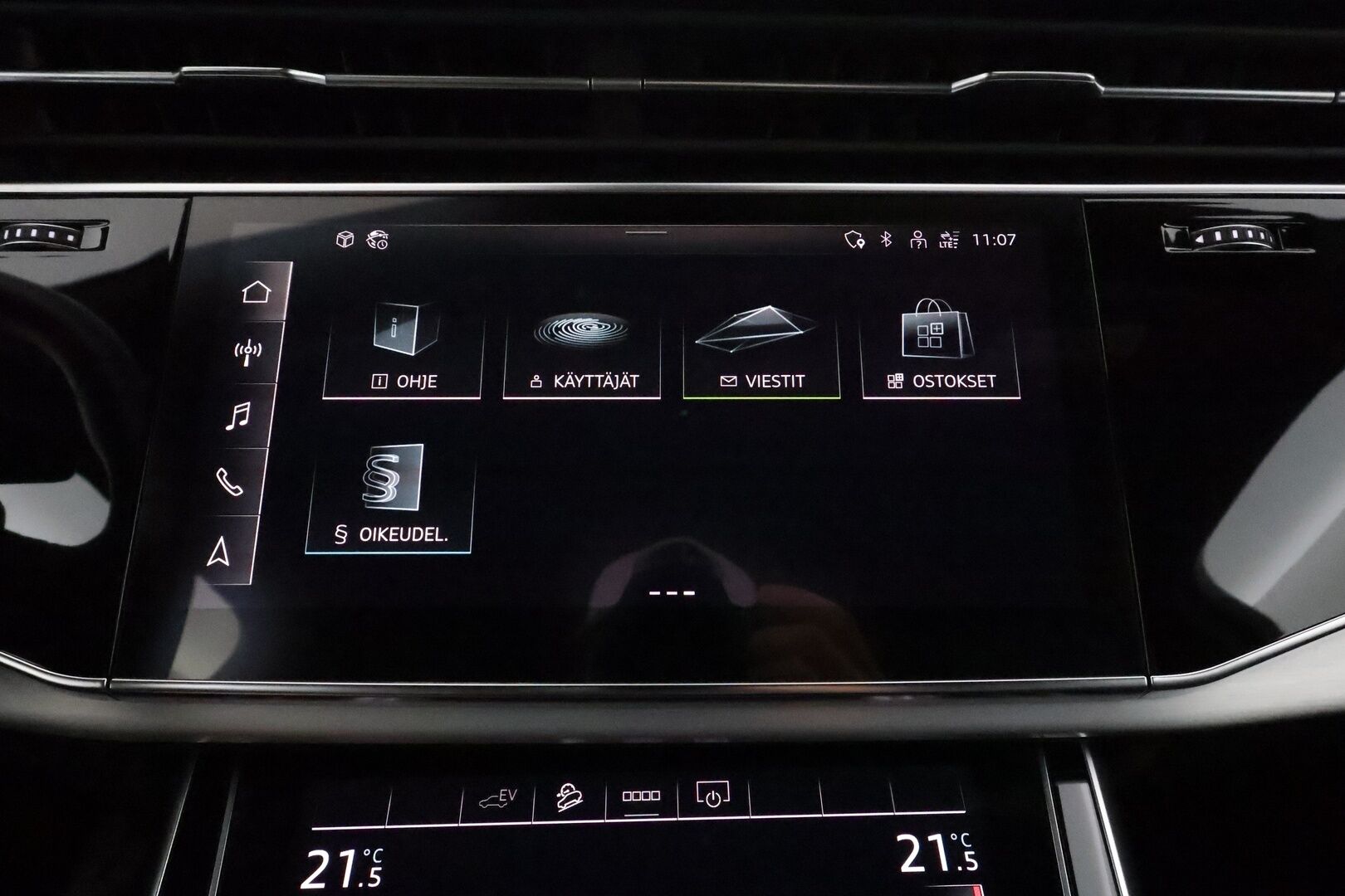 Audi Q7 2021 Business S line 60 TFSI e quattro **Adapt. vakkari / Ilma-alusta / Matrix LED / Sporttipenkit / P.kamera / Koukku** - Black Optic - paketti / 1-om. Suomi-auto / Merkkihuollettu