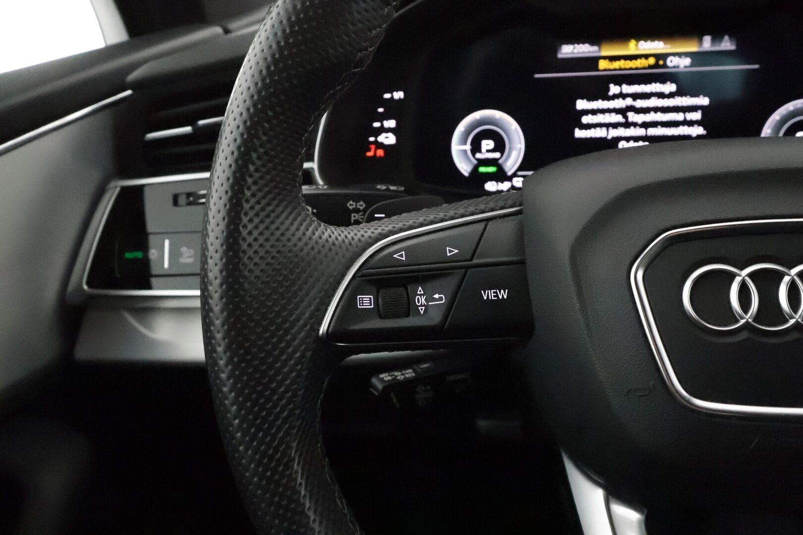 Audi Q7 2021 Business S line 60 TFSI e quattro **Adapt. vakkari / Ilma-alusta / Matrix LED / Sporttipenkit / P.kamera / Koukku** - Black Optic - paketti / 1-om. Suomi-auto / Merkkihuollettu - HULLUT JOULUT KORKOTARJOUS 2,49% 
