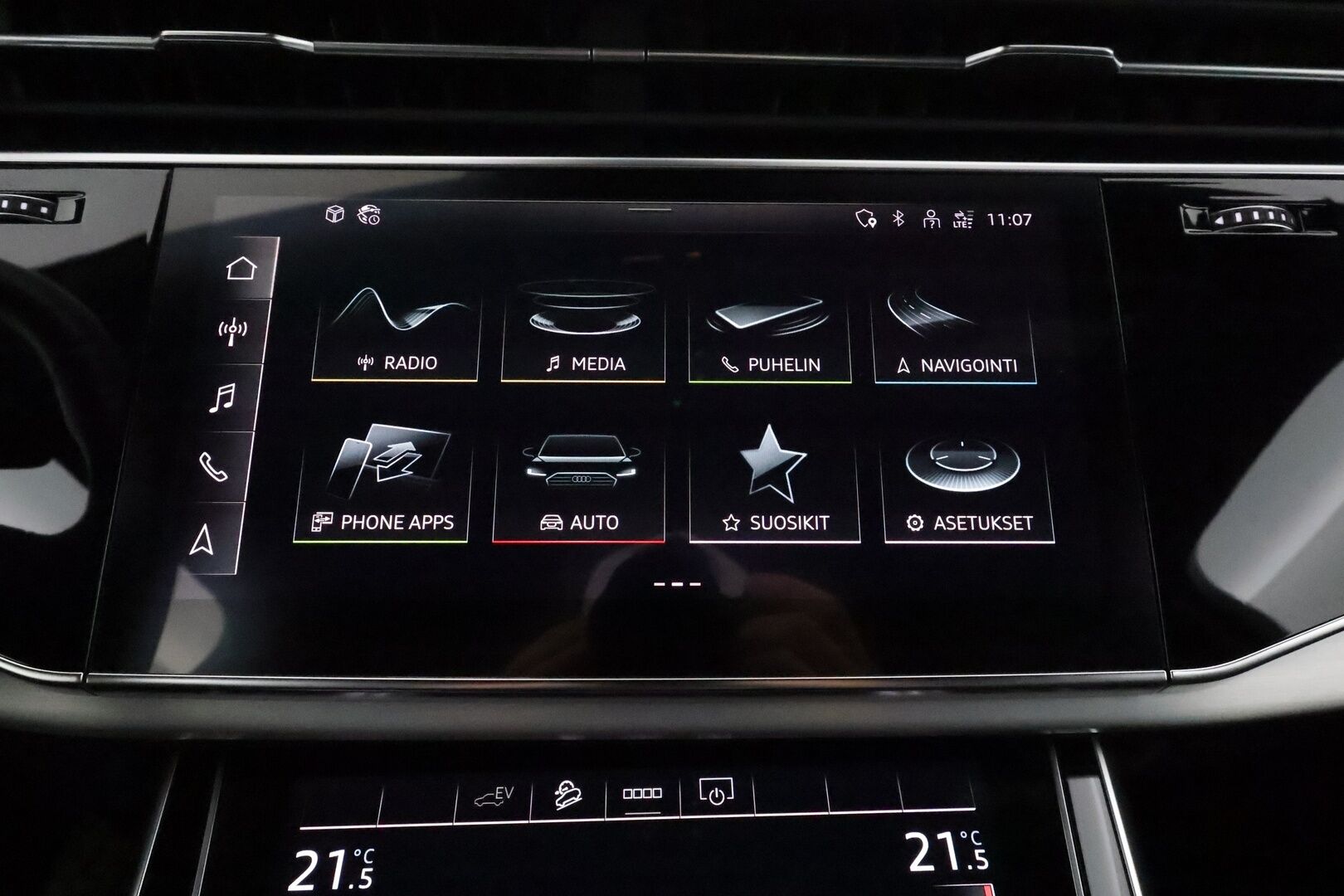 Audi Q7 2021 Business S line 60 TFSI e quattro **Adapt. vakkari / Ilma-alusta / Matrix LED / Sporttipenkit / P.kamera / Koukku** - Black Optic - paketti / 1-om. Suomi-auto / Merkkihuollettu - HULLUT JOULUT KORKOTARJOUS 2,49% 