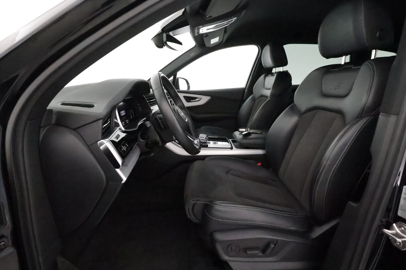 Audi Q7 2021 Business S line 60 TFSI e quattro **Adapt. vakkari / Ilma-alusta / Matrix LED / Sporttipenkit / P.kamera / Koukku** - Black Optic - paketti / 1-om. Suomi-auto / Merkkihuollettu - HULLUT JOULUT KORKOTARJOUS 2,49% 