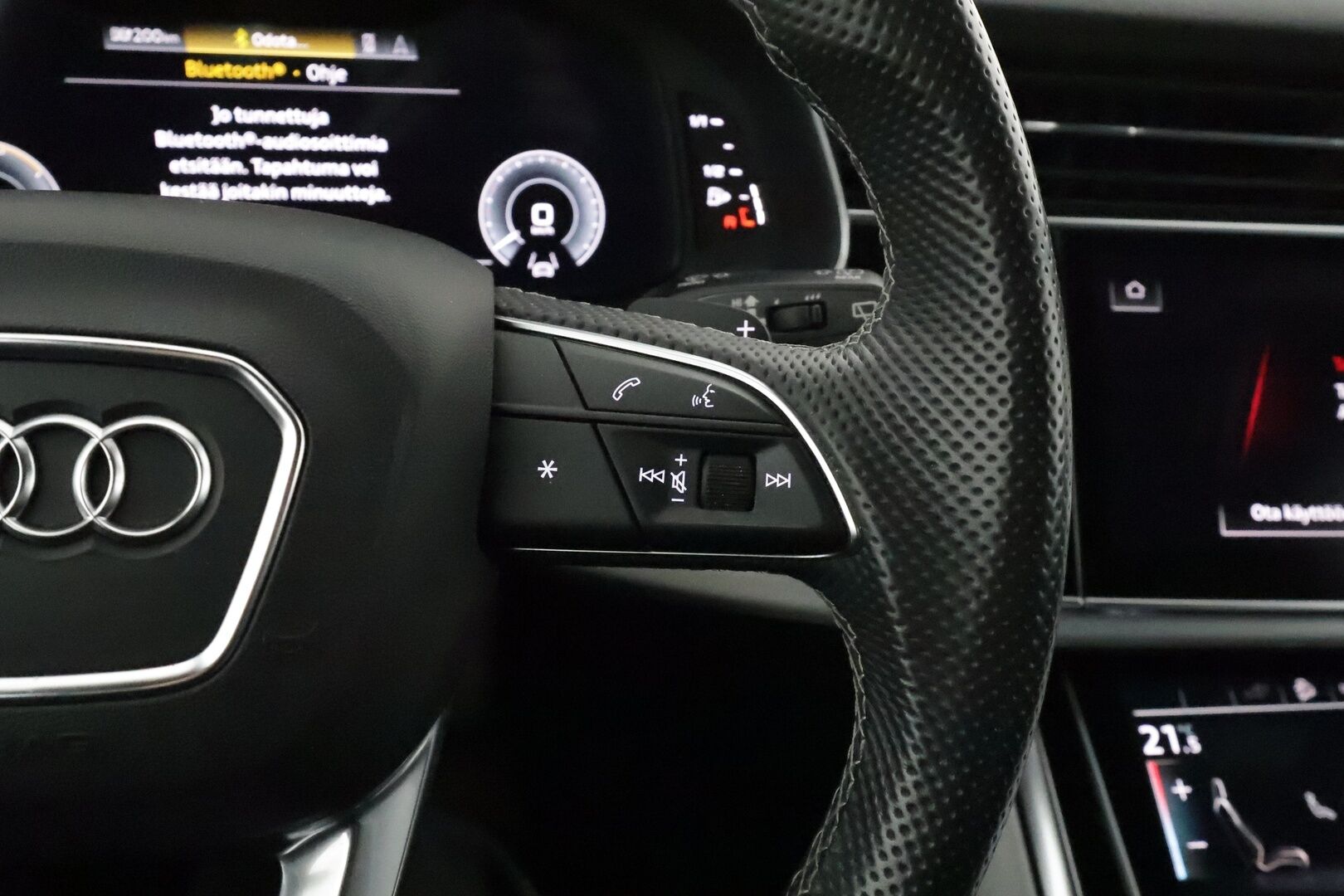 Audi Q7 2021 Business S line 60 TFSI e quattro **Adapt. vakkari / Ilma-alusta / Matrix LED / Sporttipenkit / P.kamera / Koukku** - Black Optic - paketti / 1-om. Suomi-auto / Merkkihuollettu