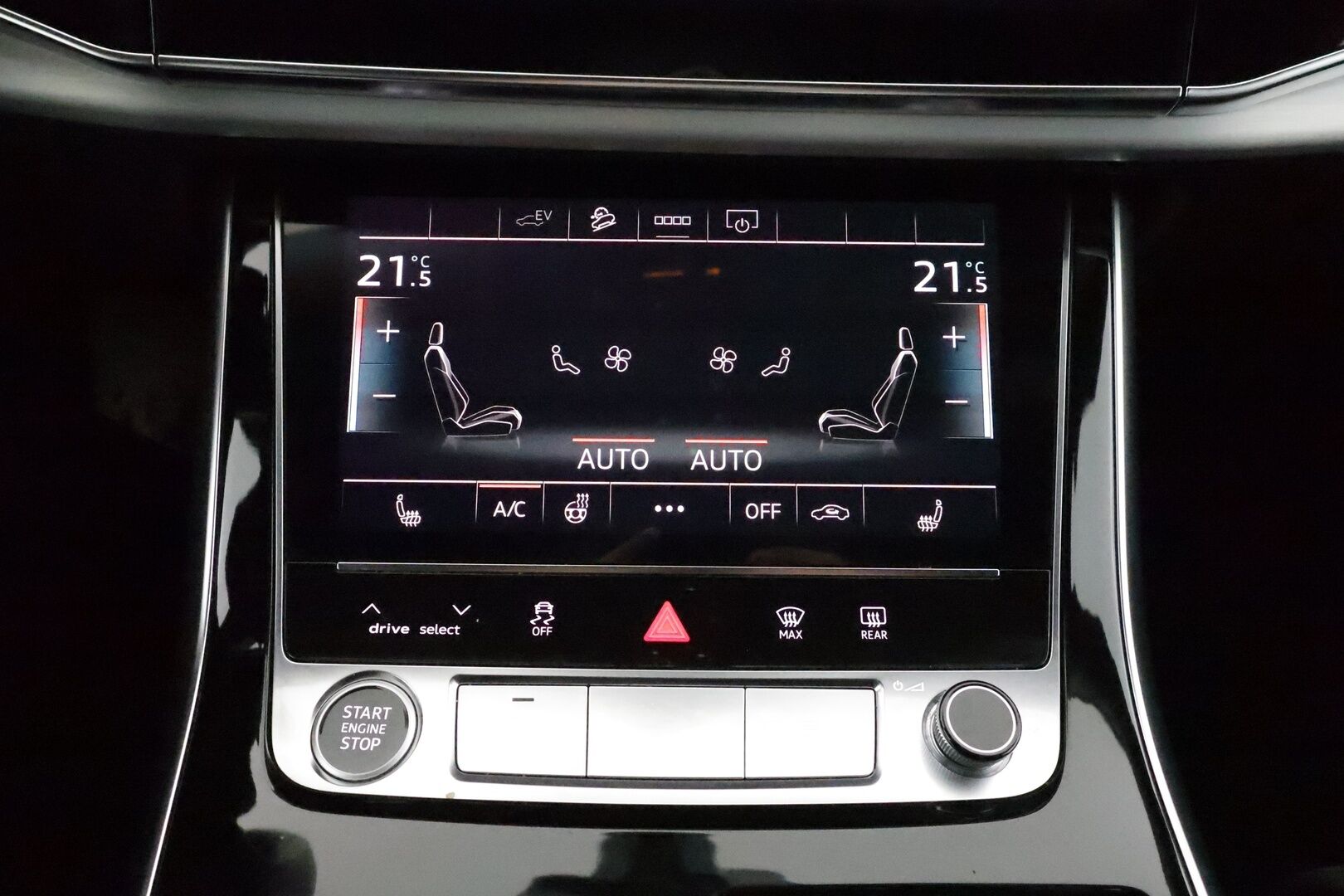 Audi Q7 2021 Business S line 60 TFSI e quattro **Adapt. vakkari / Ilma-alusta / Matrix LED / Sporttipenkit / P.kamera / Koukku** - Black Optic - paketti / 1-om. Suomi-auto / Merkkihuollettu