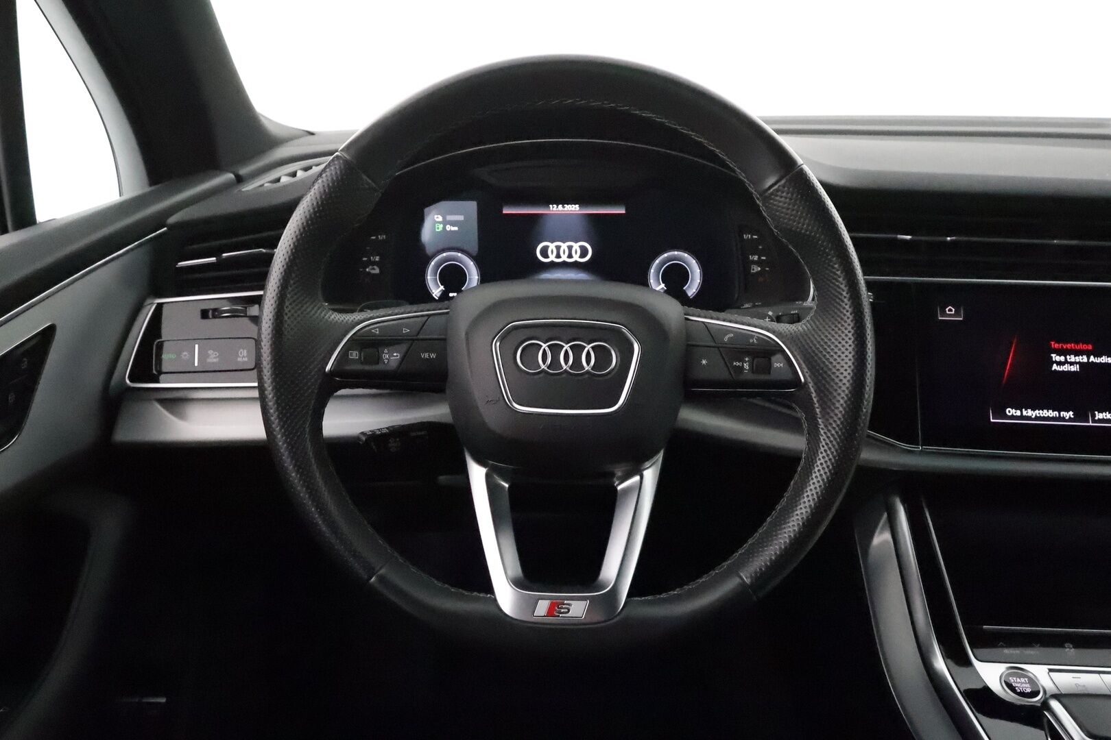 Audi Q7 2021 Business S line 60 TFSI e quattro **Adapt. vakkari / Ilma-alusta / Matrix LED / Sporttipenkit / P.kamera / Koukku** - 2,99 % KORKOTARJOUS TÄHÄN AUTOON - Black Optic - paketti / 1-om. Suomi-auto / Merkkihuollettu 