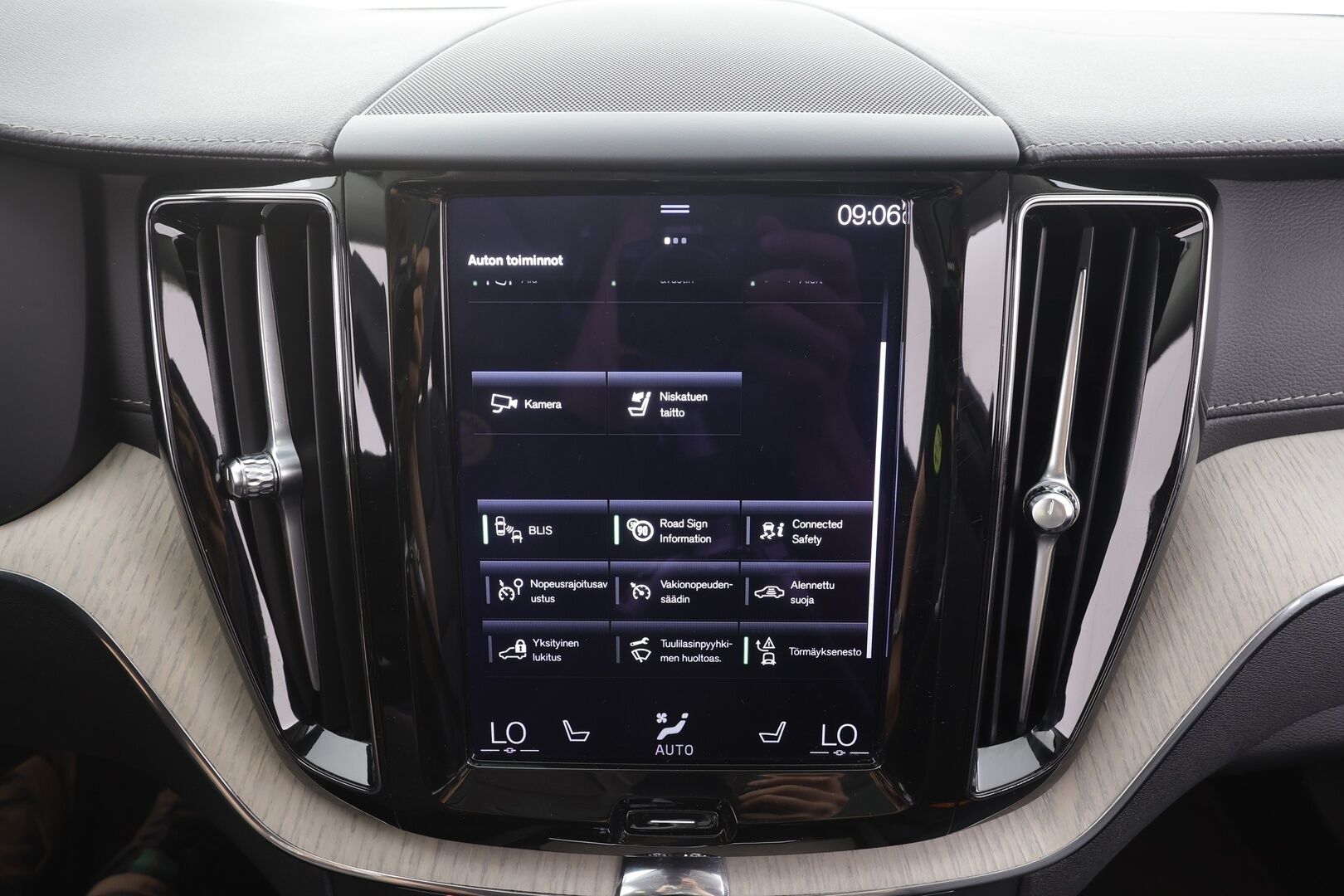 Volvo XC60 2021 T6 TwE AWD Business Inscription aut. - | ACC | Webasto | Panorama | Muistipenkki | Sporttinahat | P.kamera | Pilot assist | BLIS | Keyless | 1-om suomiauto | Merkkihuollot | ALV | 