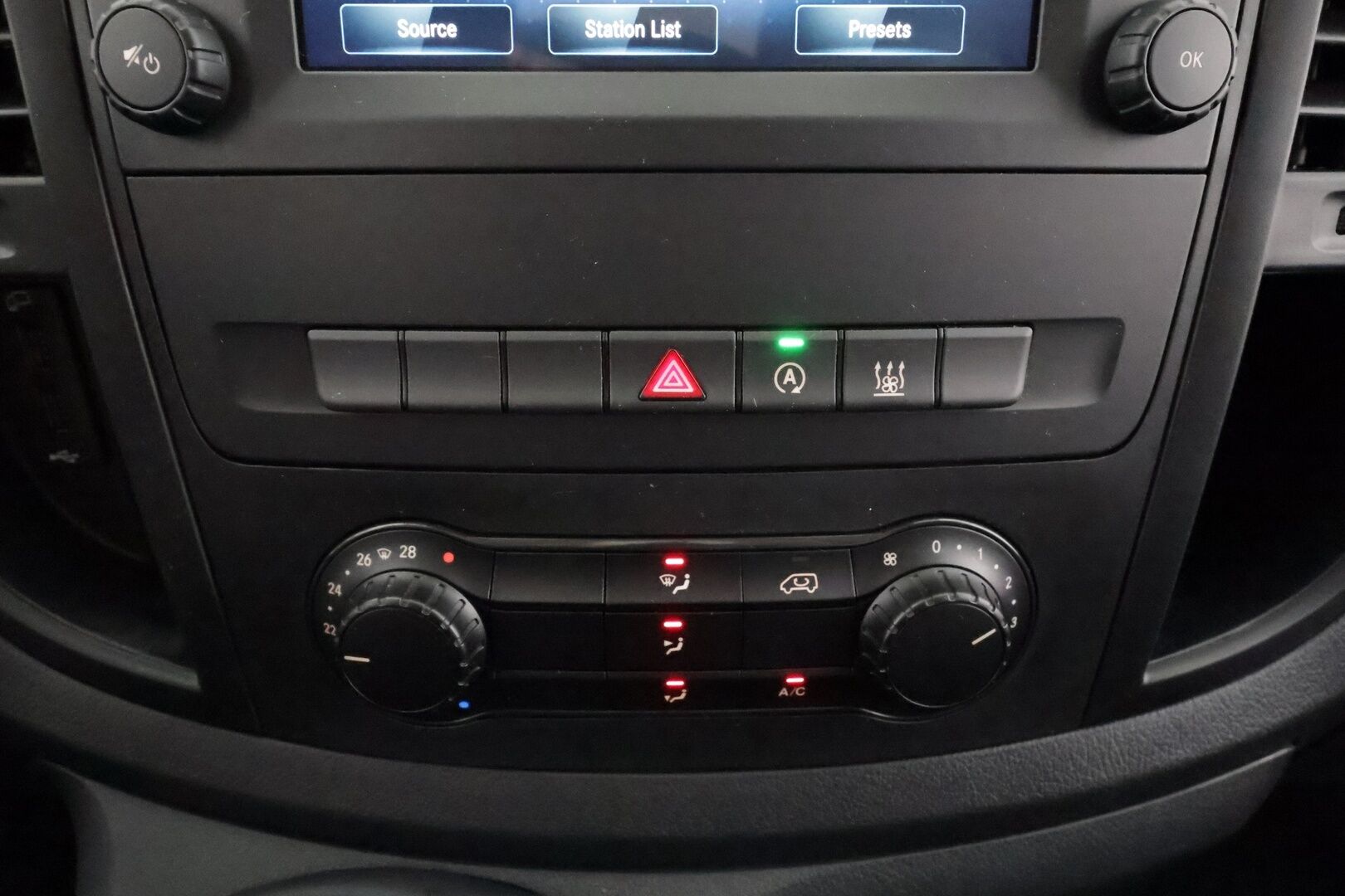 Mercedes-Benz Vito 2022 110CDI FWD-3,05/32K keskipitkä A2 * Vakkari / Webasto / P-Kamera / Vetokoukku / Apple&Android * - Suomi-auto / Kahdet Renkaat - HULLUT AVAJAISHULINAT KORKOTARJOUS 3,29 %