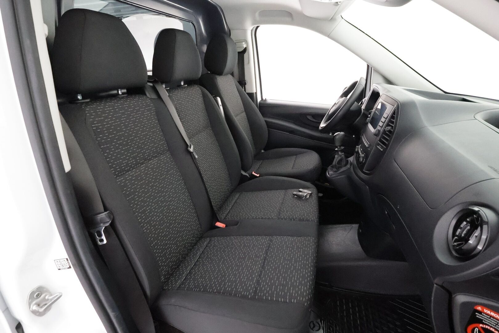 Mercedes-Benz Vito 2022 110CDI FWD-3,05/32K keskipitkä A2 * Vakkari / Webasto / P-Kamera / Vetokoukku / Apple&Android * - Suomi-auto / Kahdet Renkaat - HULLUT AVAJAISHULINAT KORKOTARJOUS 3,29 %