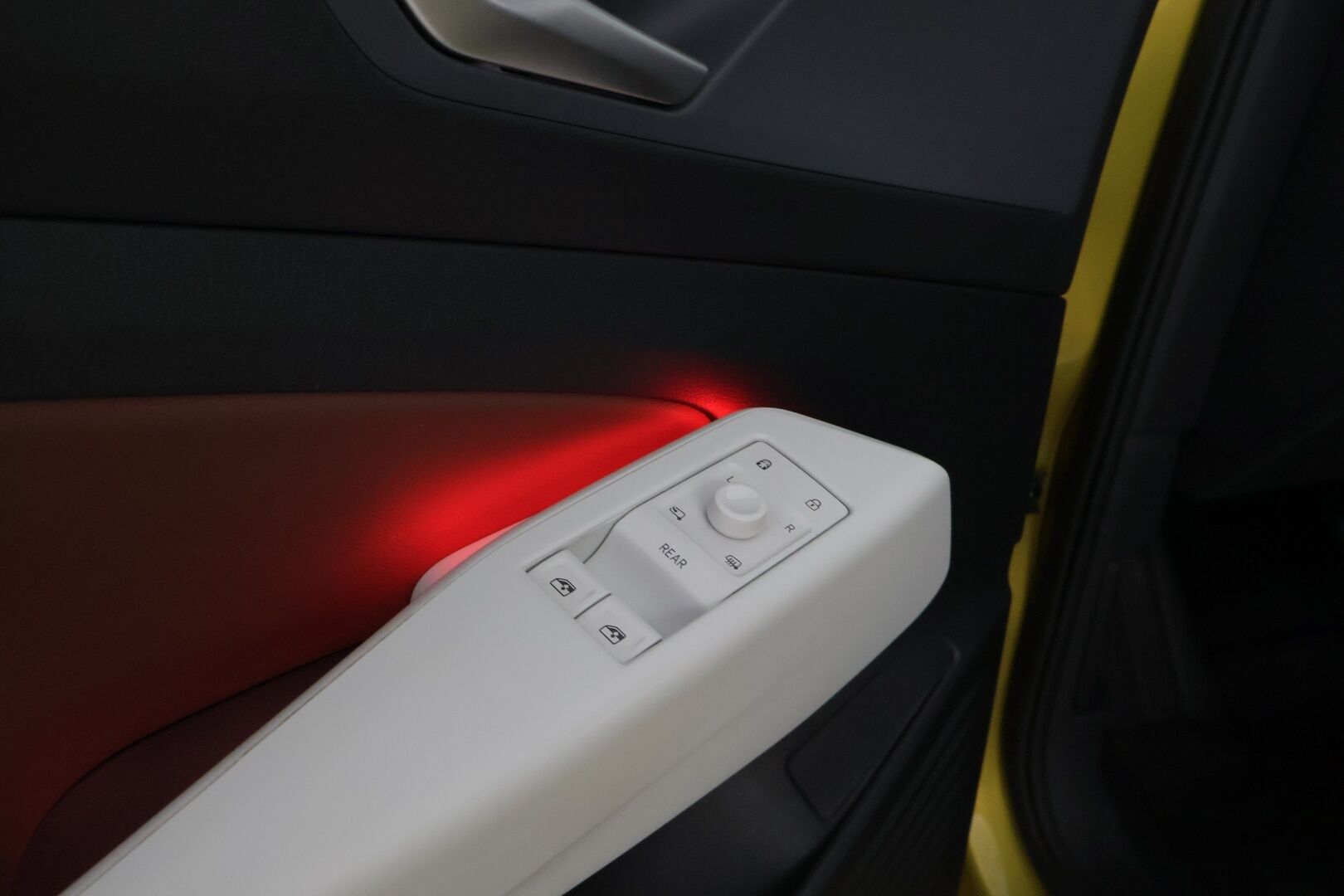 Volkswagen ID.4 2021 Pro Performance 150 KW *Lämpöpumppu / Adapt.Vakkari / Vetokoukku / Peruutuskamera / Nahka-Alcantara / Suomiauto* - Merkkihuollettu!