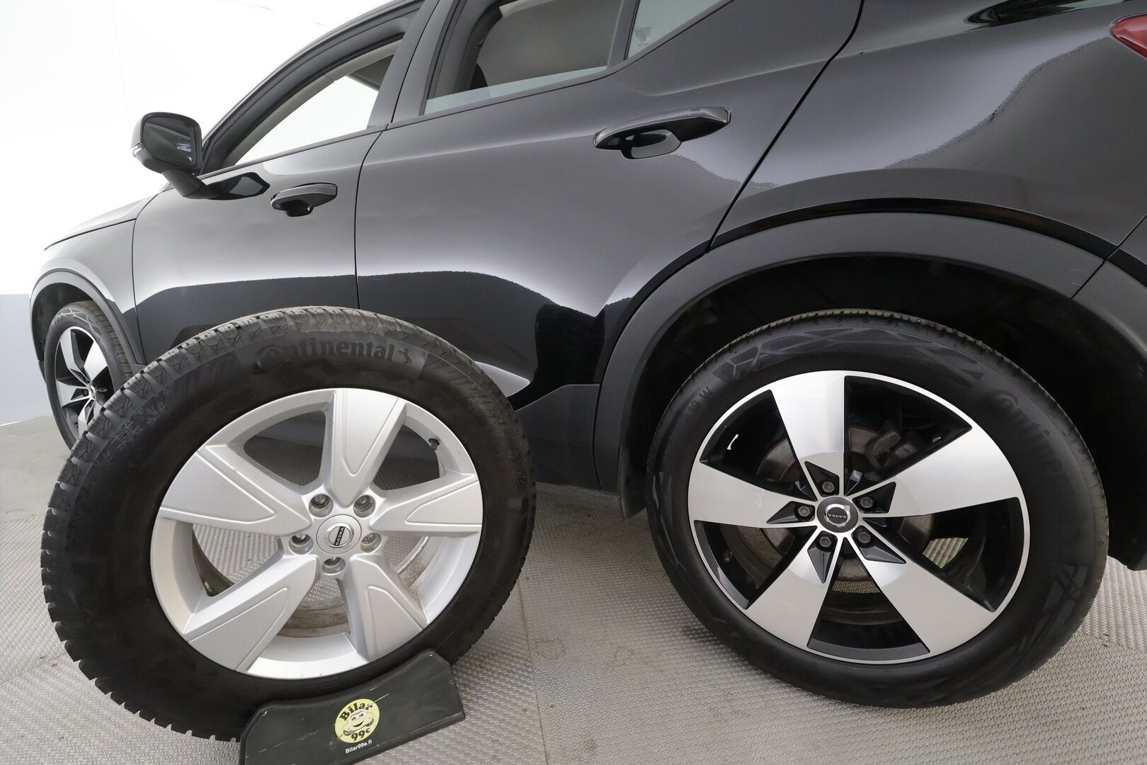 Volvo XC40 2019 T4 Momentum aut - | ACC | Webasto | Nahkasisusta | Sporttipenkit | Pilot assist | LED | Digimittaristo | Lämm. ratti | Merkkihuollot | ALV | 