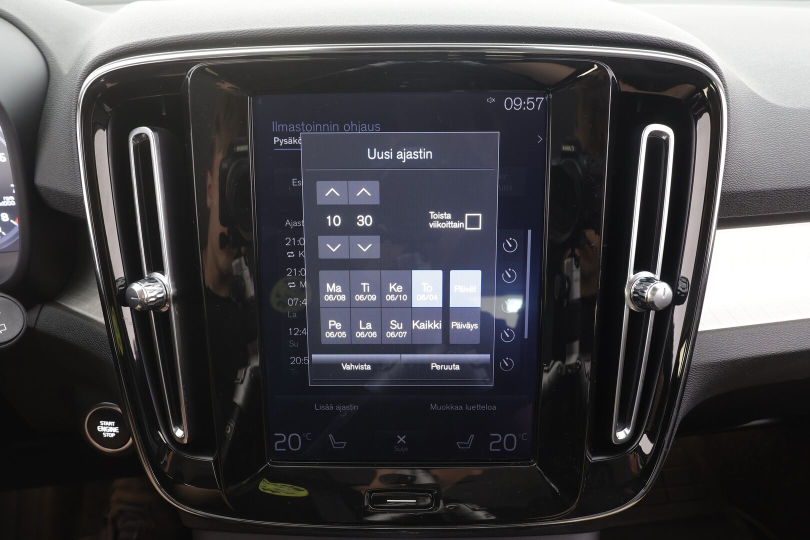 Volvo XC40 2019 T4 Momentum aut - | ACC | Webasto | Nahkasisusta | Sporttipenkit | Pilot assist | LED | Digimittaristo | Lämm. ratti | Merkkihuollot | ALV | 
