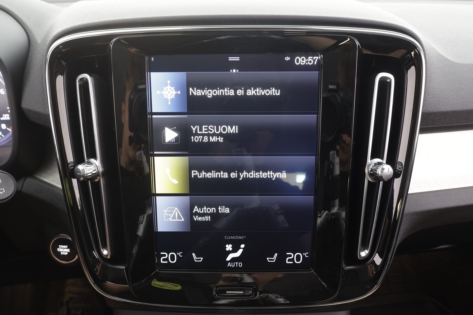 Volvo XC40 2019 T4 Momentum aut - | ACC | Webasto | Nahkasisusta | Sporttipenkit | Pilot assist | LED | Digimittaristo | Lämm. ratti | Merkkihuollot | ALV | 