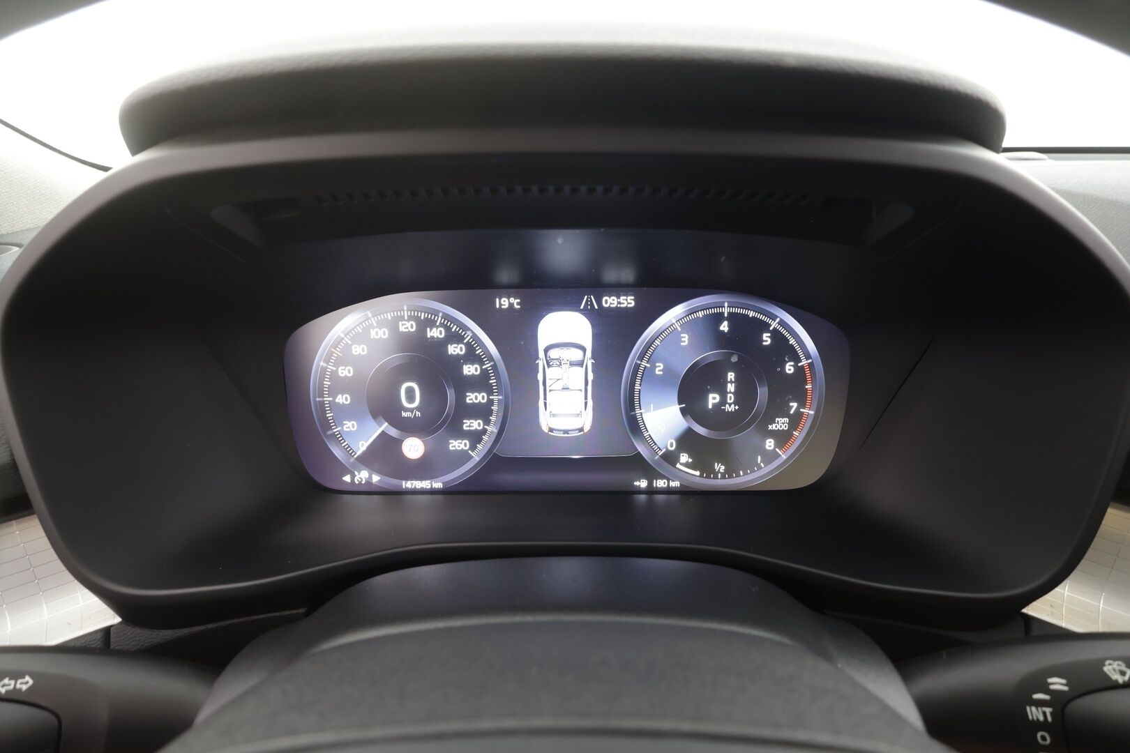 Volvo XC40 2019 T4 Momentum aut - | ACC | Webasto | Nahkasisusta | Sporttipenkit | Pilot assist | LED | Digimittaristo | Lämm. ratti | Merkkihuollot | ALV | 