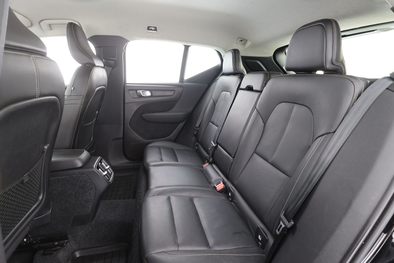 Volvo XC40 2019 T4 Momentum aut - | ACC | Webasto | Nahkasisusta | Sporttipenkit | Pilot assist | LED | Digimittaristo | Lämm. ratti | Merkkihuollot | ALV | 