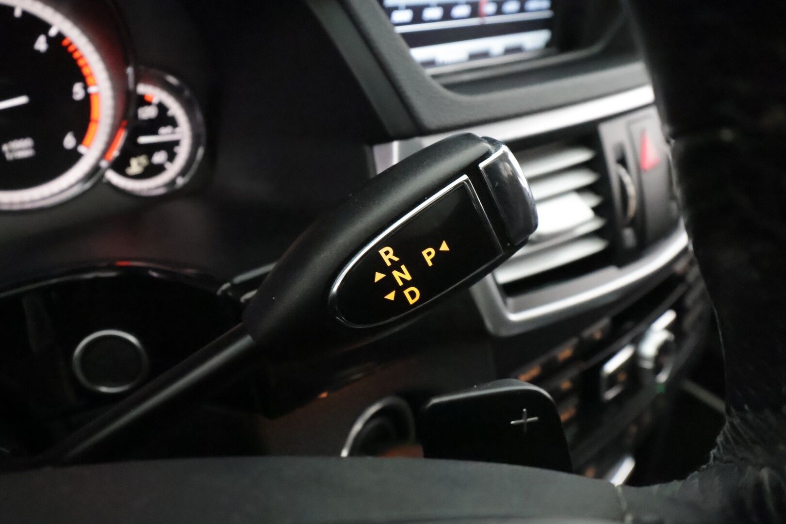 Mercedes-Benz E 2013 220 CDI BE A Premium Business * Vakkari / Xenon / P.tutkat / Navi / Bluetooth / Puolnahat * - Suomi auto / Kahdet renkaat