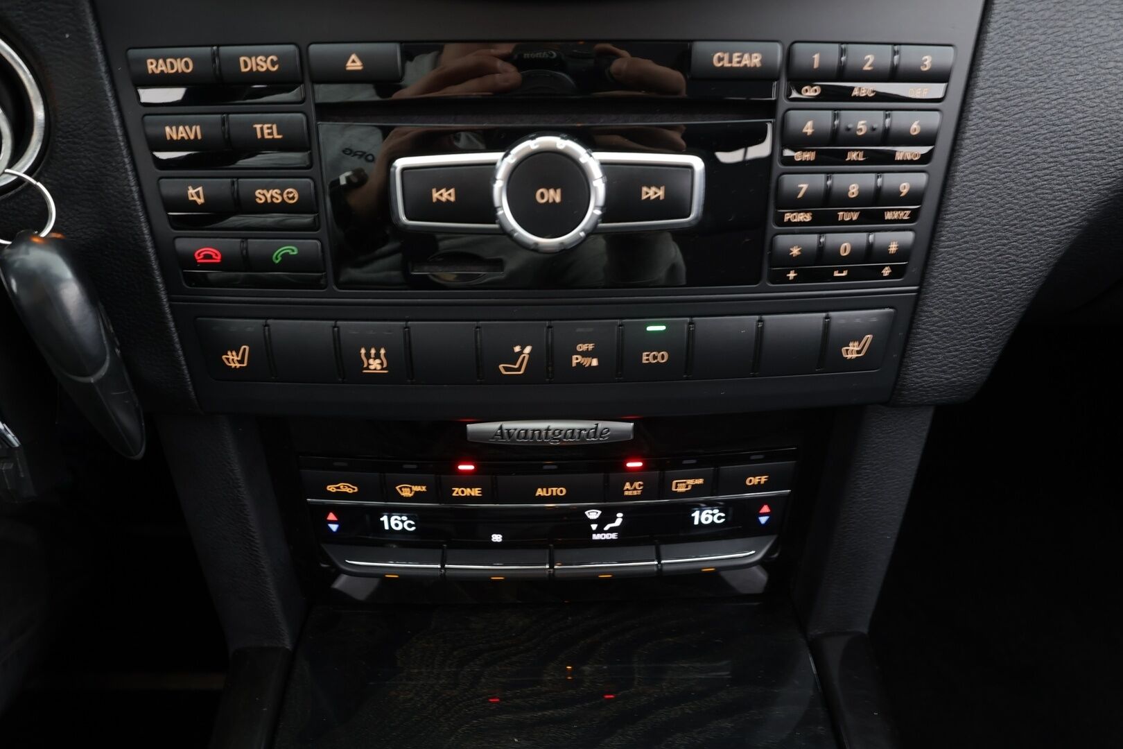 Mercedes-Benz E 2013 220 CDI BE A Premium Business * Vakkari / Xenon / P.tutkat / Navi / Bluetooth / Puolnahat * - Suomi auto / Kahdet renkaat