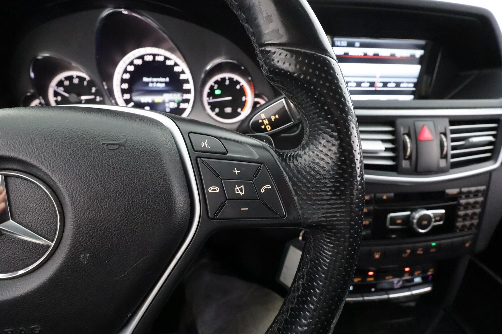 Mercedes-Benz E 2013 220 CDI BE A Premium Business * Vakkari / Xenon / P.tutkat / Navi / Bluetooth / Puolnahat * - Suomi auto / Kahdet renkaat