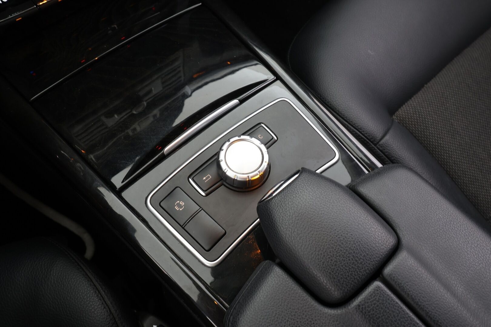 Mercedes-Benz E 2013 220 CDI BE A Premium Business * Vakkari / Xenon / P.tutkat / Navi / Bluetooth / Puolnahat * - Suomi auto / Kahdet renkaat