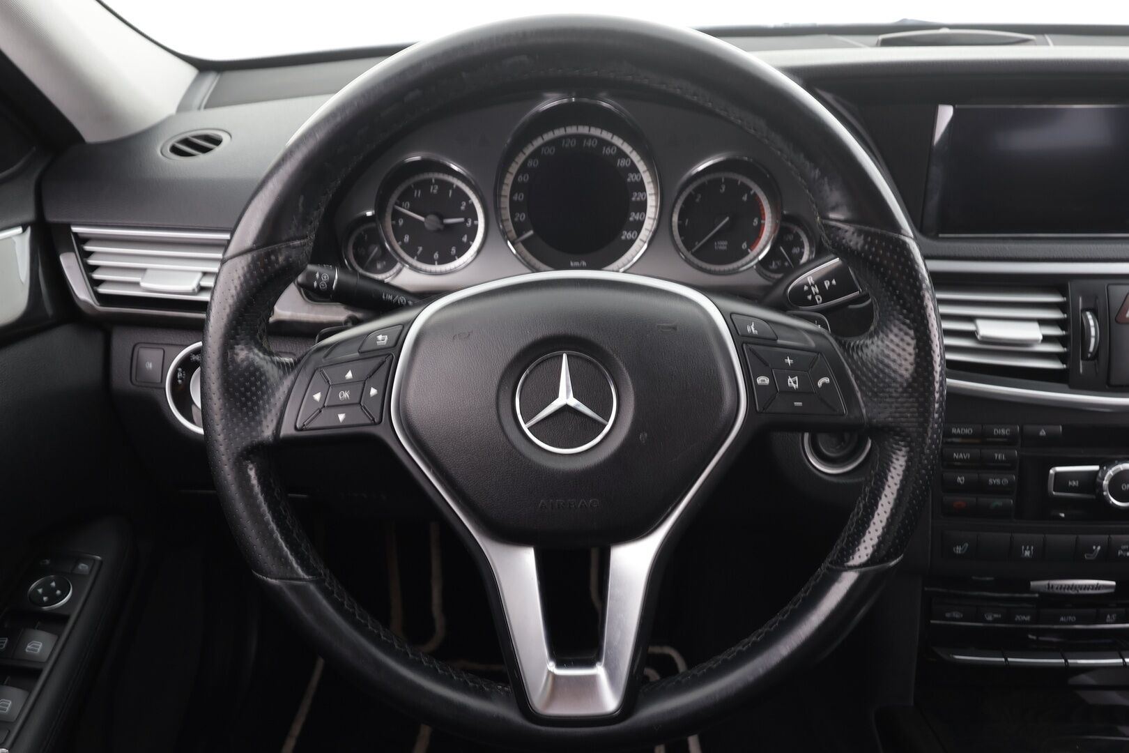 Mercedes-Benz E 2013 220 CDI BE A Premium Business * Vakkari / Xenon / P.tutkat / Navi / Bluetooth / Puolnahat * - Suomi auto / Kahdet renkaat