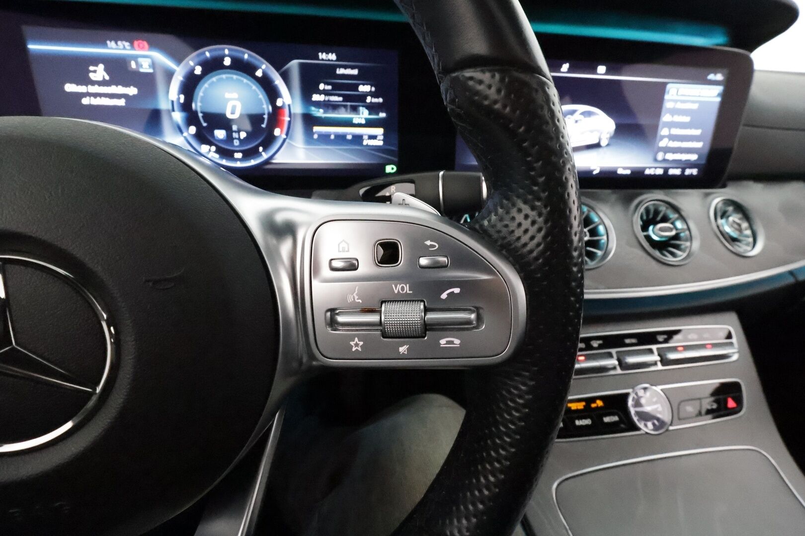 Mercedes-Benz CLS 2018 350 d 4Matic **Burmester / Multibeam LED / Ilma-alusta / 360 kamera / Muistipenkit / Sporttinahat / Lasikatto** - 3,99 % KORKOTARJOUS TÄHÄN AUTOON - 