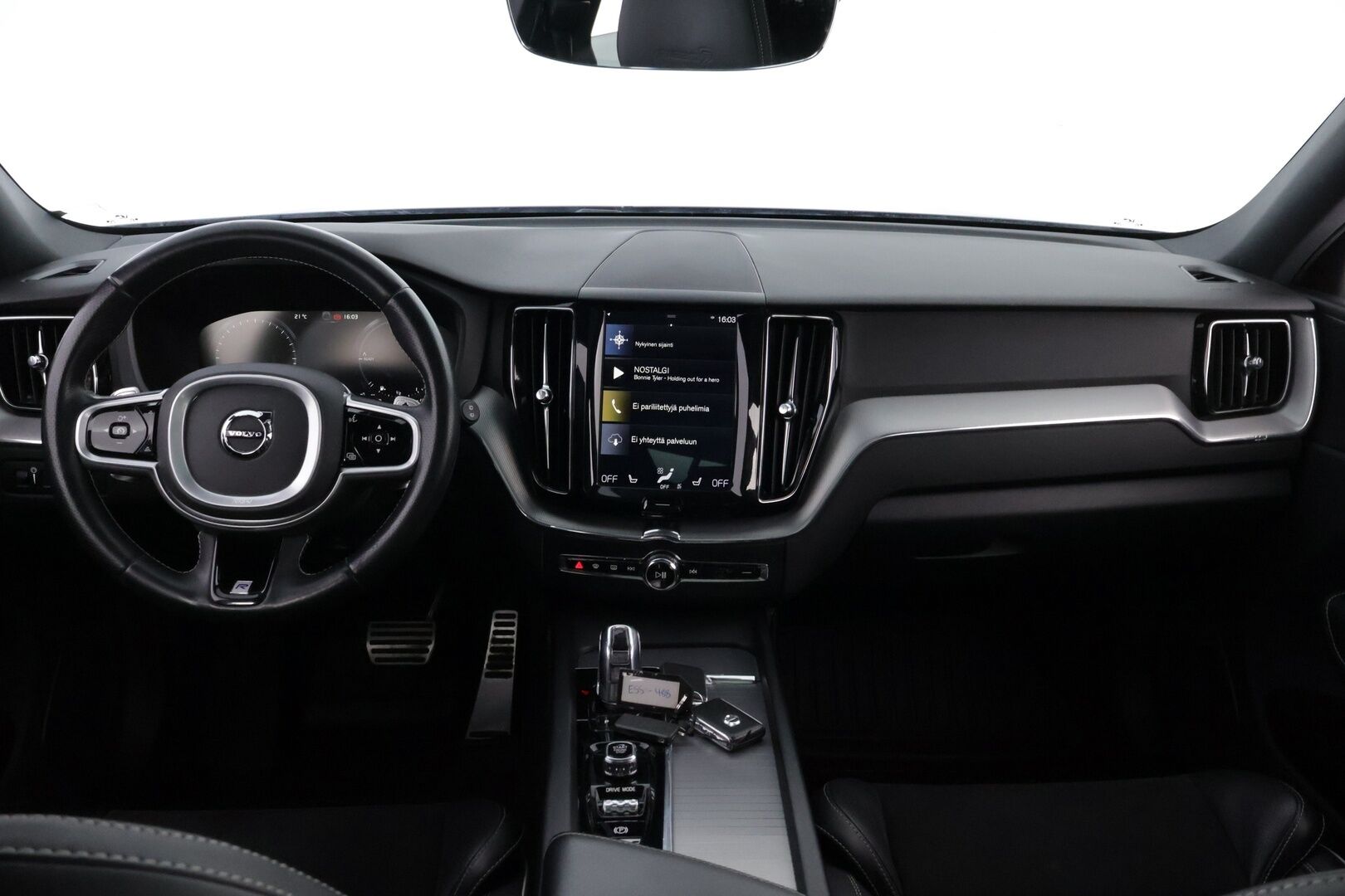 Volvo XC60 2018 T8 AWD R-Design aut - Webasto | Adapt.Vakkari | Koukku | Panoraama | Peruutuskamera | Nahka-Alcantara | High Perf Audio