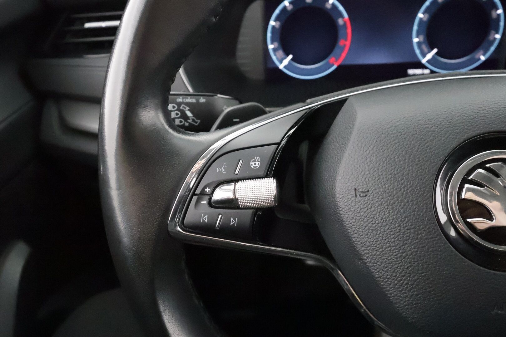 Skoda Octavia 2021 Combi 1,0 TSI Ambition eTEC DSG * Webasto / LED / P.Tutkat / Vakkari / Kaistavahti / Keyless * - 1-om Suomi-auto / Merkkihuollot / Kahdet renkaat aluvanteilla
