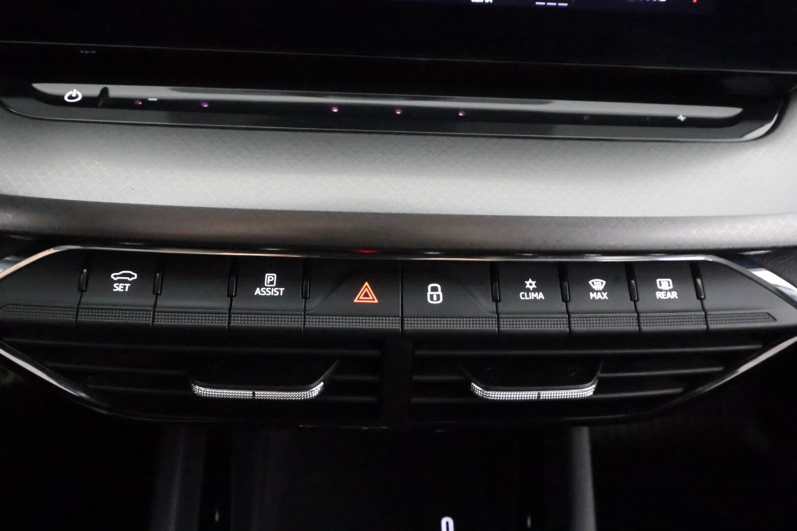 Skoda Octavia 2021 Combi 1,0 TSI Ambition eTEC DSG * Webasto / LED / P.Tutkat / Vakkari / Kaistavahti / Keyless * - 1-om Suomi-auto / Merkkihuollot / Kahdet renkaat aluvanteilla
