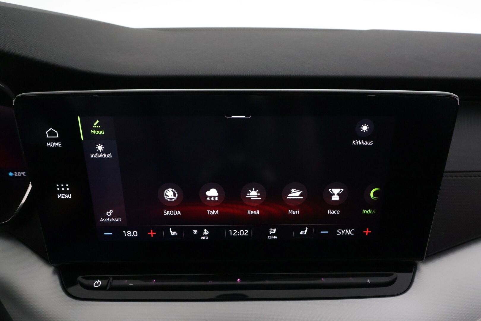 Skoda Octavia 2021 Combi 1,5 TSI Ambition eTEC DSG * LED / P.tutkat / Navi / Kaistavahti / Digimittaristo / Keyless * - Webasto / Koukku / Suomi-auto / Merkkihuollot / Kahdet renkaat aluvanteilla