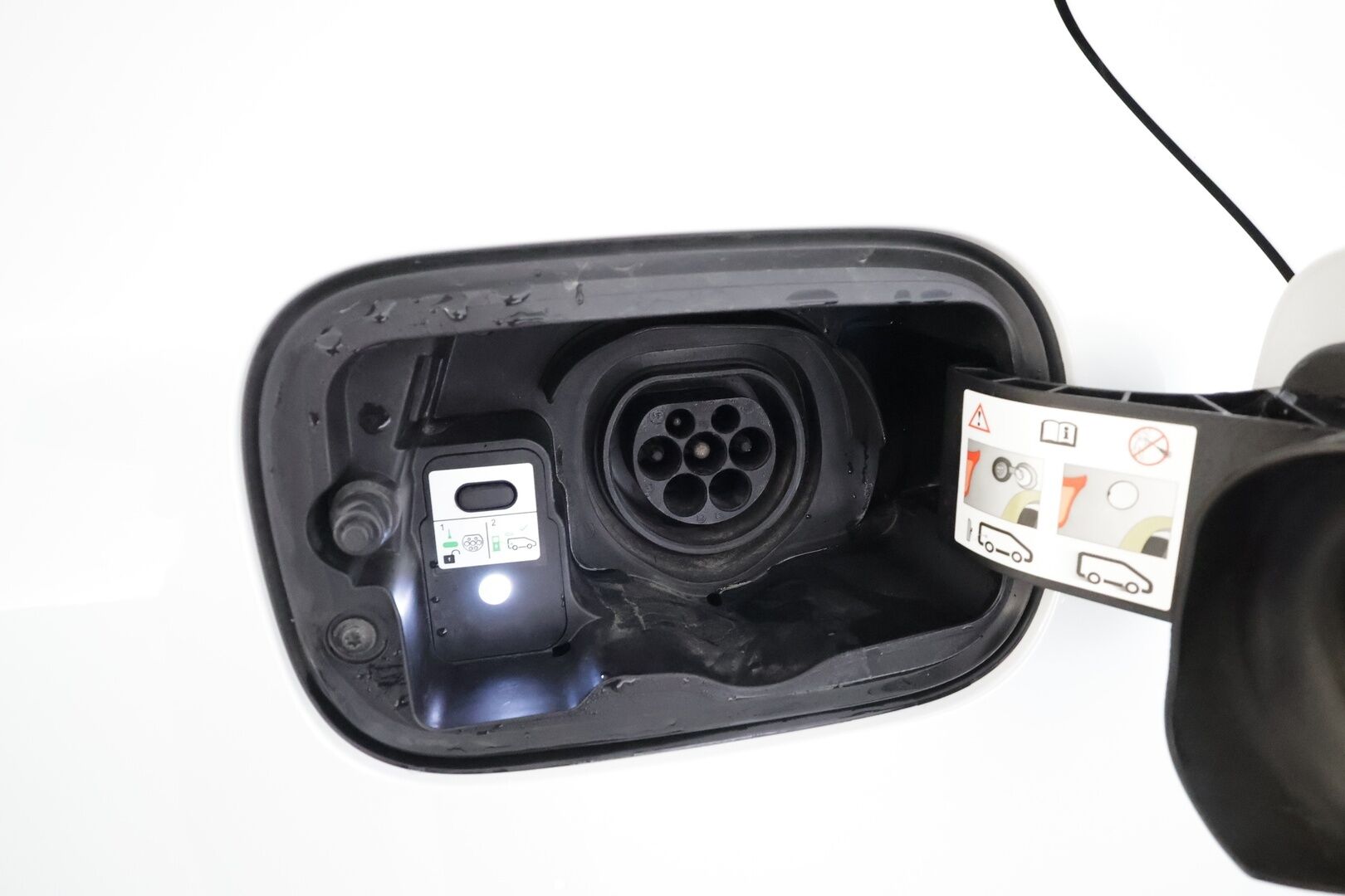 Renault Megane 2021 Sport Tourer E-TECH Plug-in hybrid Intens * Digimittaristo / LED / P.Kamera / Navi / Kaistavahti / Keyless * - HUD / Suomi-auto / Kahdet renkaat / Merkkihuollot - HULLUT AVAJAISHULINAT KORKOTARJOUS 3,29 %