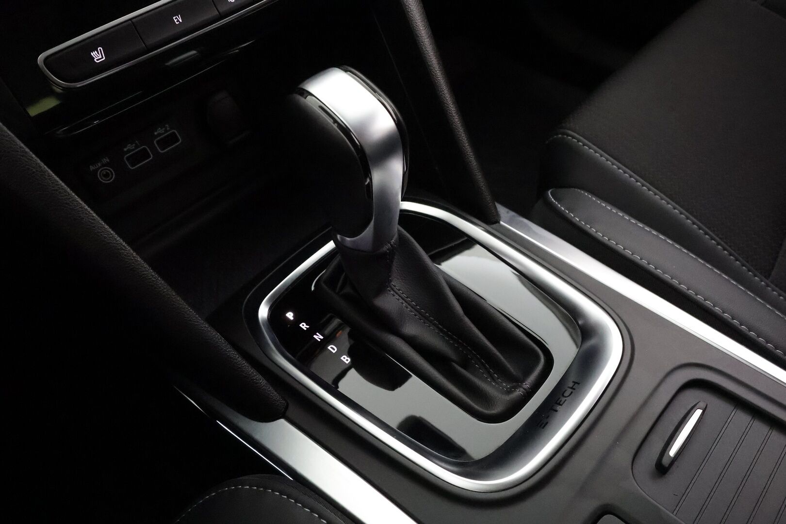 Renault Megane 2021 Sport Tourer E-TECH Plug-in hybrid Intens * LED / P.Kamera / Navi / Kaistavahti / Keyless * - HUD / Suomi-auto / Kahdet renkaat / Merkkihuollot