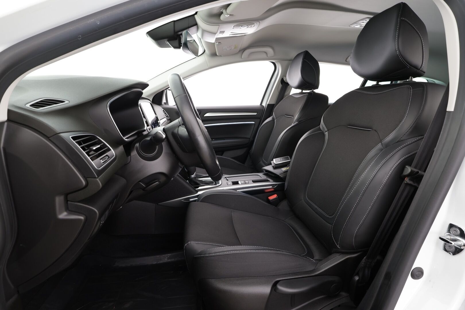 Renault Megane 2021 Sport Tourer E-TECH Plug-in hybrid Intens * Digimittaristo / LED / P.Kamera / Navi / Kaistavahti / Keyless * - HUD / Suomi-auto / Kahdet renkaat / Merkkihuollot - HULLUT AVAJAISHULINAT KORKOTARJOUS 3,29 %