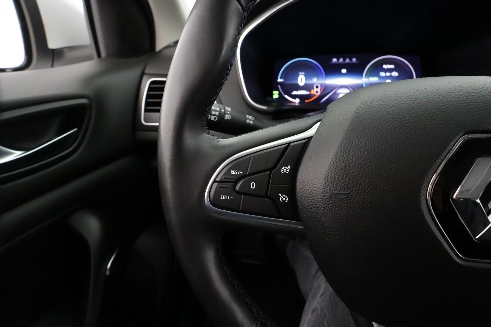 Renault Megane 2021 Sport Tourer E-TECH Plug-in hybrid Intens * LED / P.Kamera / Navi / Kaistavahti / Keyless * - HUD / Suomi-auto / Kahdet renkaat / Merkkihuollot