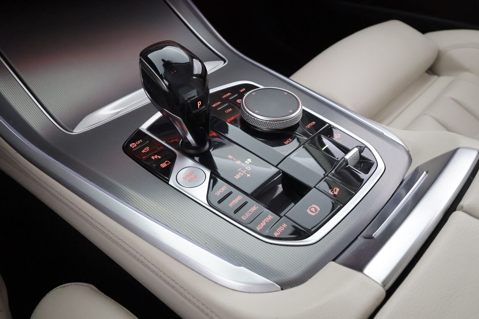 BMW X5 2021 G05 xDrive45e A Charged Edition - | ACC | Koukku | HUD | DAP | 360° | Muistipenkki | Ilma-Alusta | Sporttinahat | HiFi | Adapt. LED | Comfort Access | Ambient Light | Suomiauto |   
