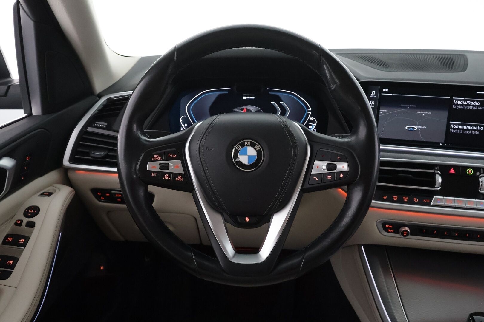 BMW X5 2021 G05 xDrive45e A Charged Edition - | ACC | Koukku | HUD | DAP | 360° | Muistipenkki | Ilma-Alusta | Sporttinahat | HiFi | Adapt. LED | Comfort Access | Ambient Light | Suomiauto |   