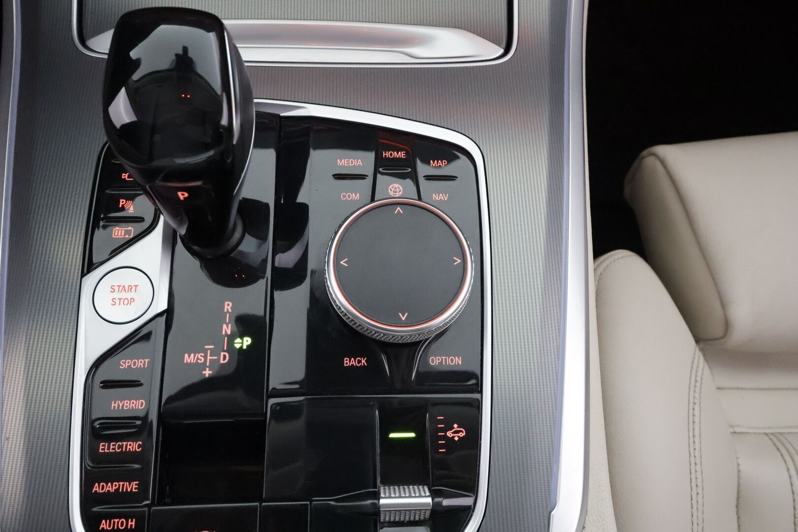 BMW X5 2021 G05 xDrive45e A Charged Edition - | ACC | Koukku | HUD | DAP | 360° | Muistipenkki | Ilma-Alusta | Sporttinahat | HiFi | Adapt. LED | Comfort Access | Ambient Light | Suomiauto |   