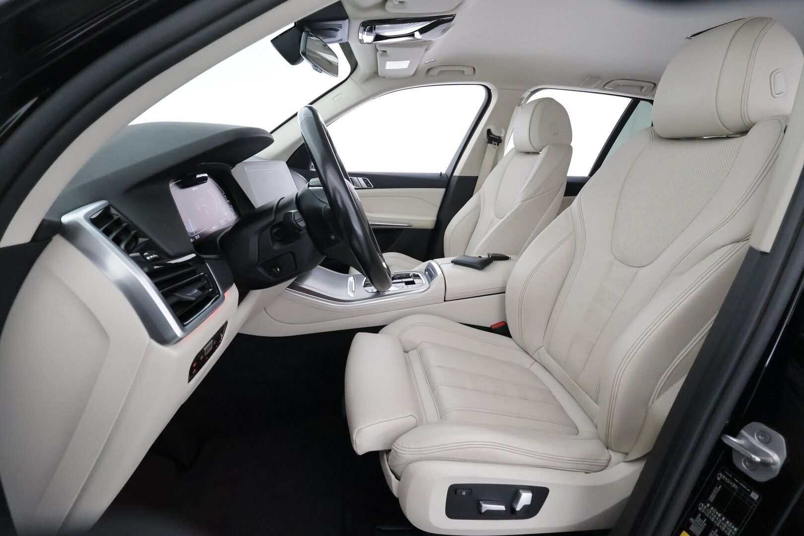 BMW X5 2021 G05 xDrive45e A Charged Edition - | ACC | Koukku | HUD | DAP | 360° | Muistipenkki | Ilma-Alusta | Sporttinahat | HiFi | Adapt. LED | Comfort Access | Ambient Light | Suomiauto |   