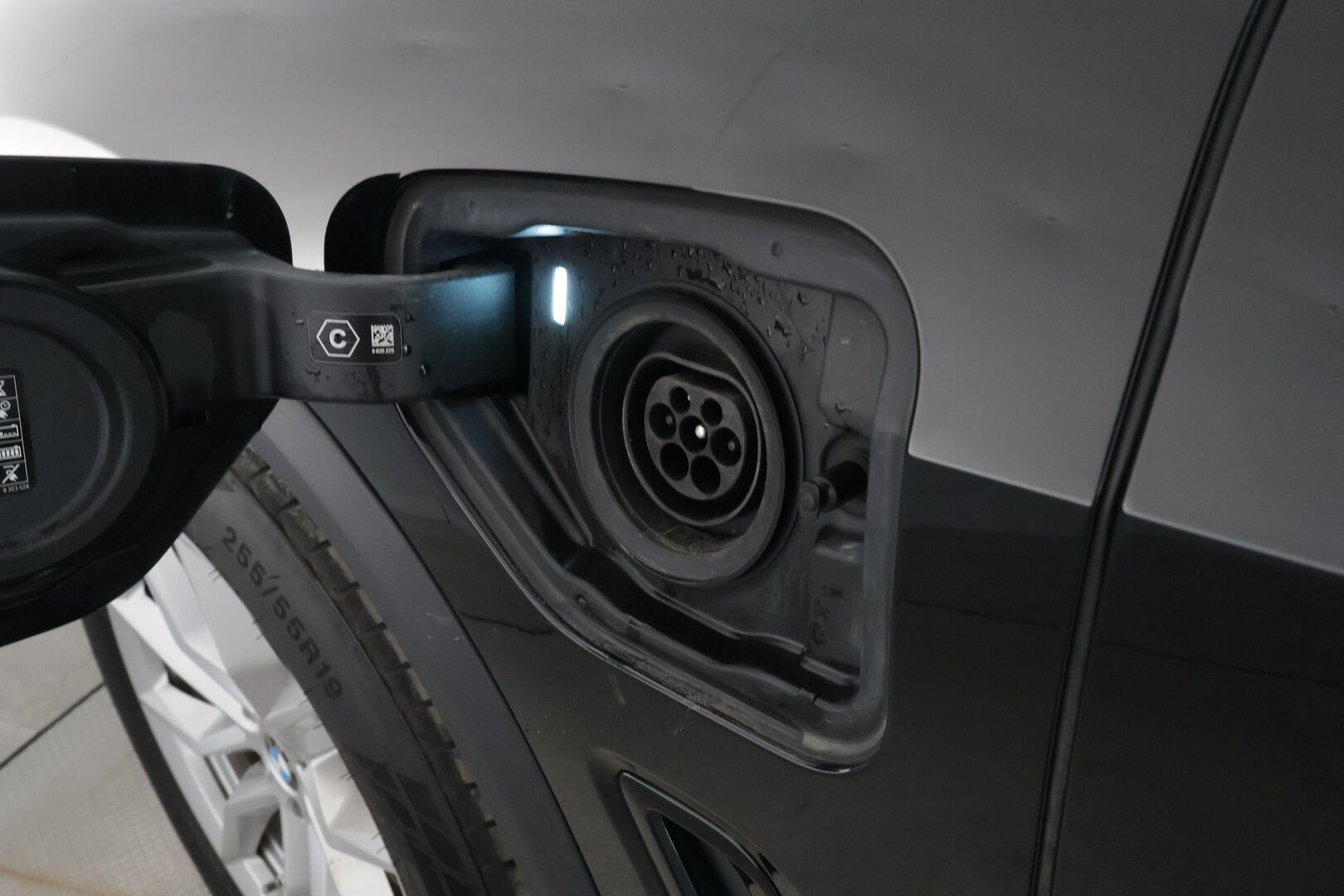 BMW X5 2021 G05 xDrive45e A Charged Edition - | ACC | Koukku | HUD | DAP | 360° | Muistipenkki | Ilma-Alusta | Sporttinahat | HiFi | Adapt. LED | Comfort Access | Ambient Light | Suomiauto |   