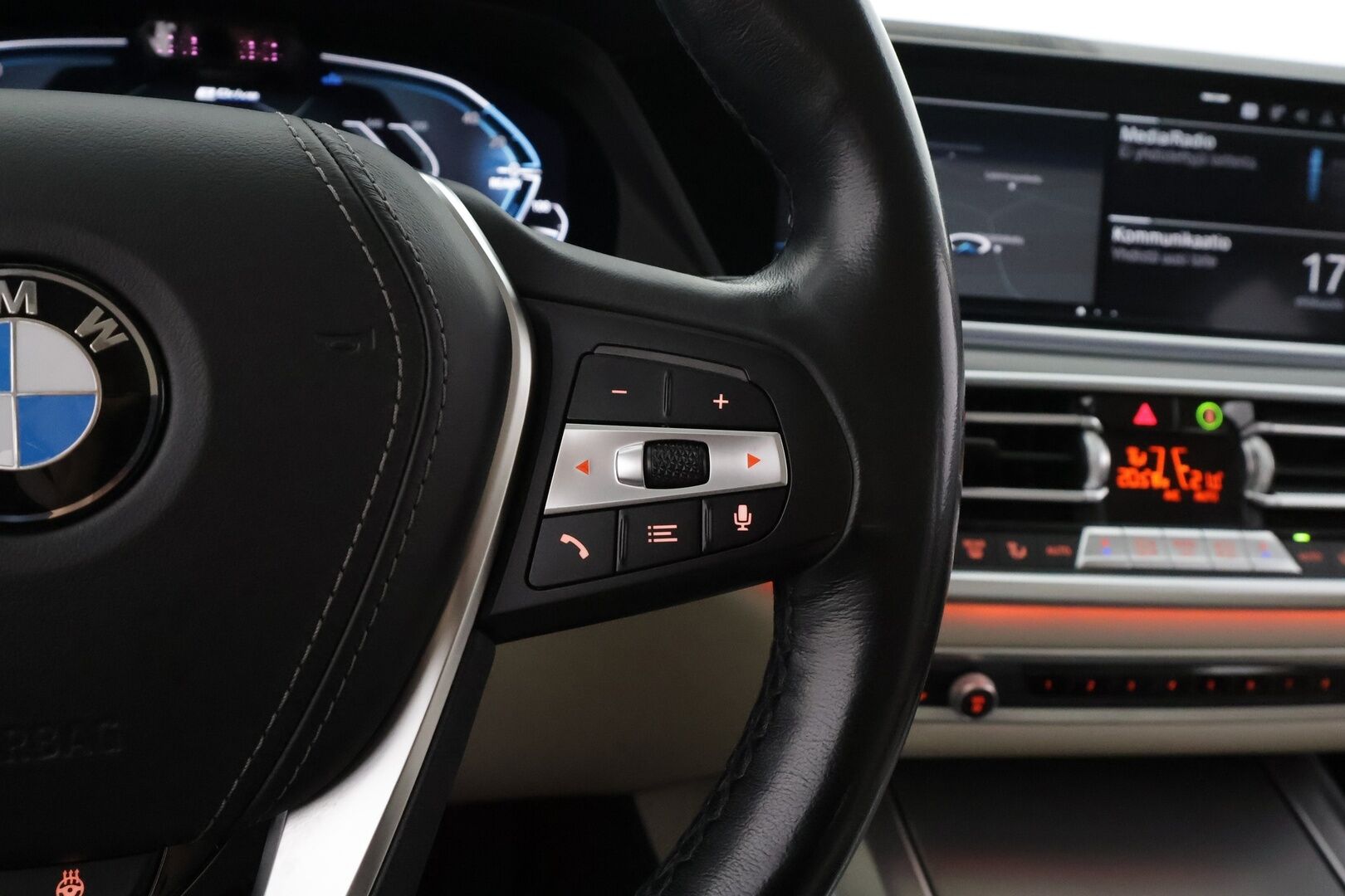 BMW X5 2021 G05 xDrive45e A Charged Edition - | ACC | Koukku | HUD | DAP | 360° | Muistipenkki | Ilma-Alusta | Sporttinahat | HiFi | Adapt. LED | Comfort Access | Ambient Light | Suomiauto |   